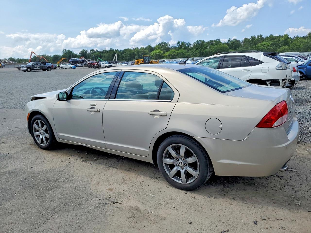 2010 Mercury Milan Premier Silver vin: 3MEHM0CG5AR636302