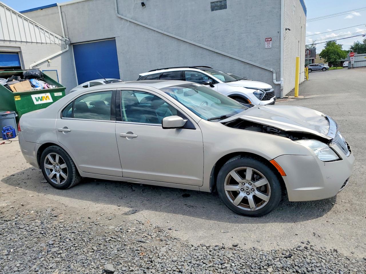 2010 Mercury Milan Premier Silver vin: 3MEHM0CG5AR636302