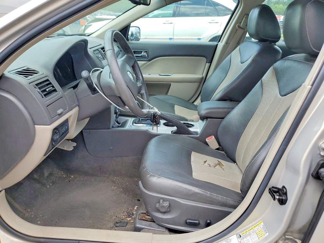 2010 Mercury Milan Premier Silver vin: 3MEHM0CG5AR636302