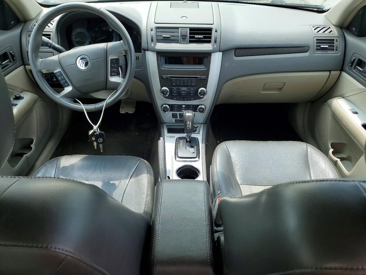 2010 Mercury Milan Premier Silver vin: 3MEHM0CG5AR636302