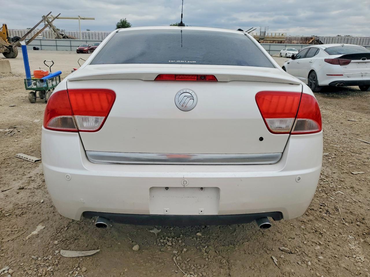 2010 Mercury Milan Premier White vin: 3MEHM0CG6AR616267