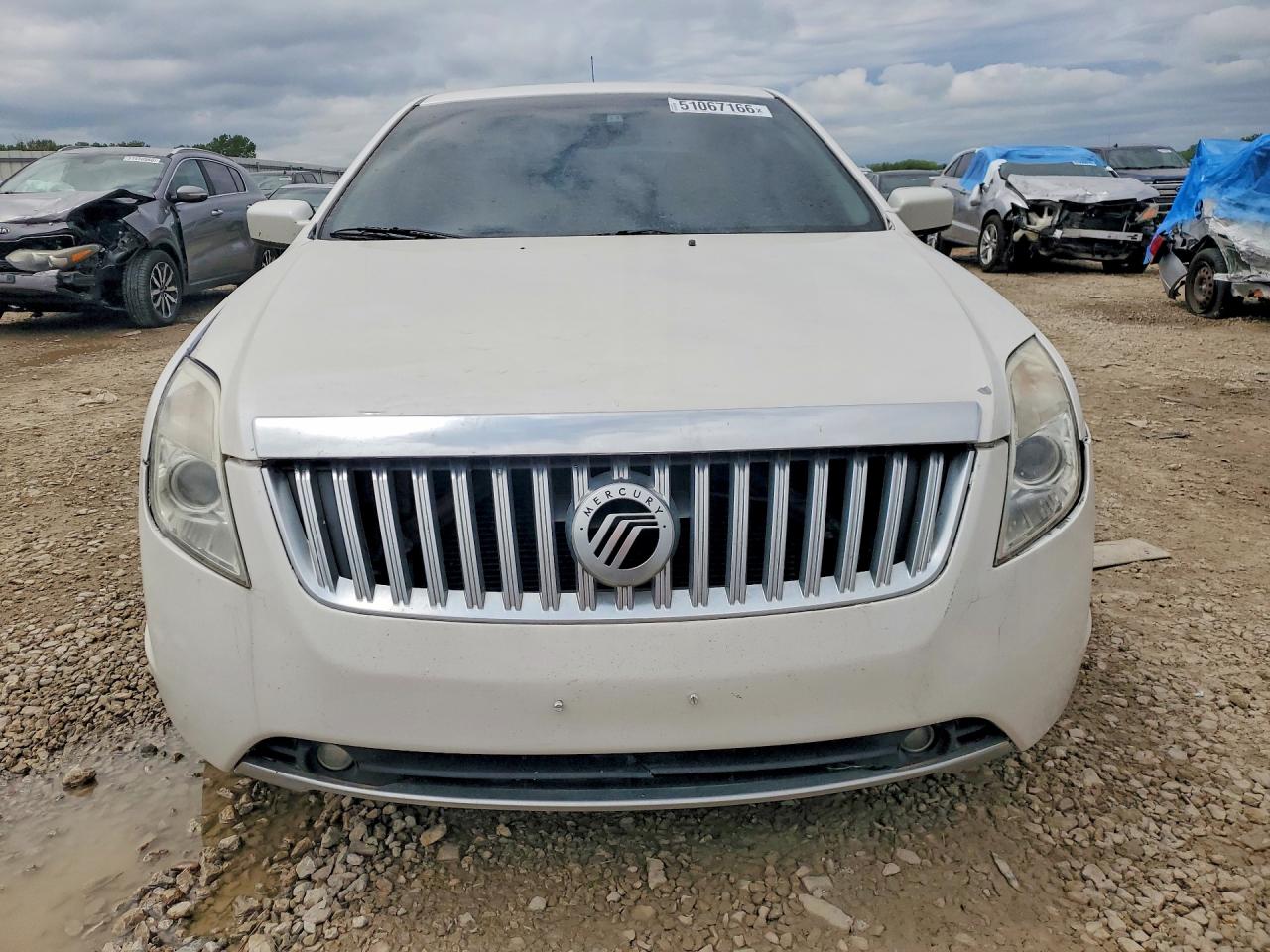 2010 Mercury Milan Premier White vin: 3MEHM0CG6AR616267