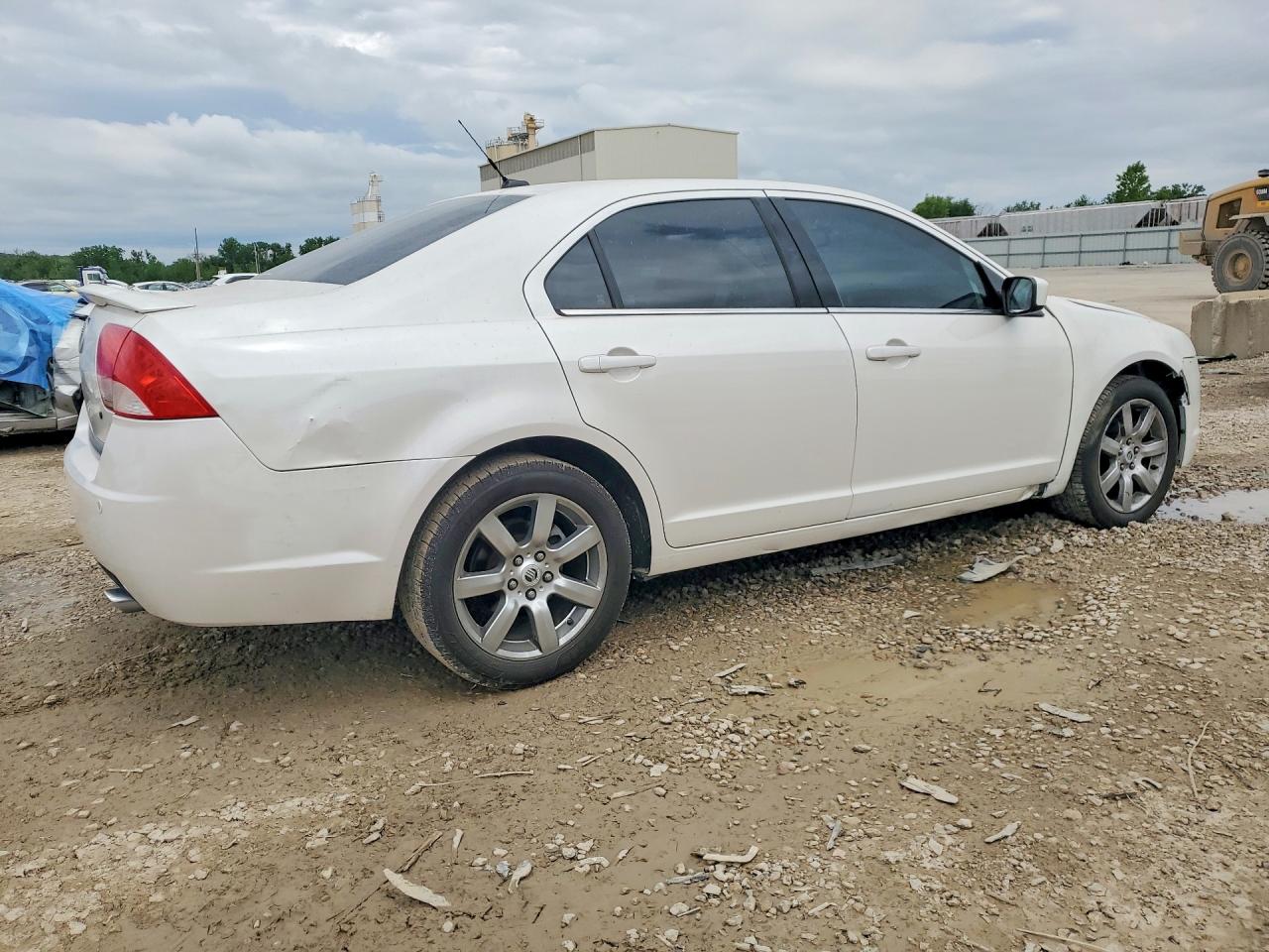 2010 Mercury Milan Premier White vin: 3MEHM0CG6AR616267