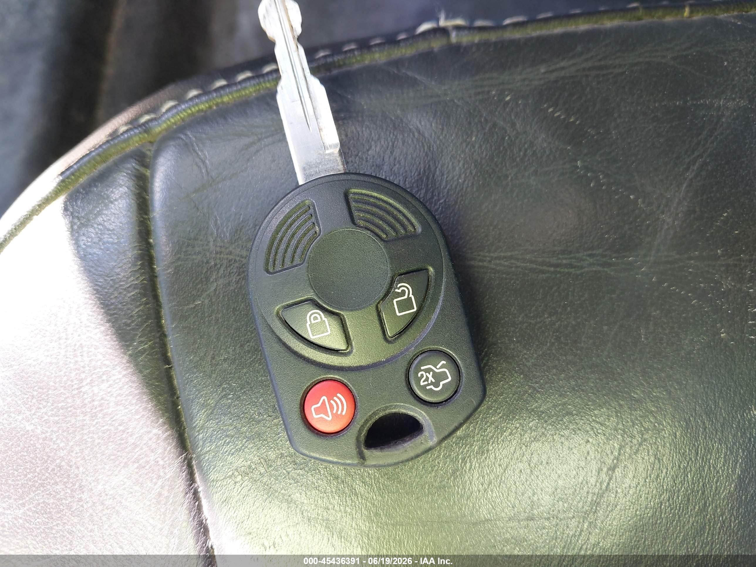 2010 Mercury Milan Premier Серебряный vin: 3MEHM0CG6AR662617