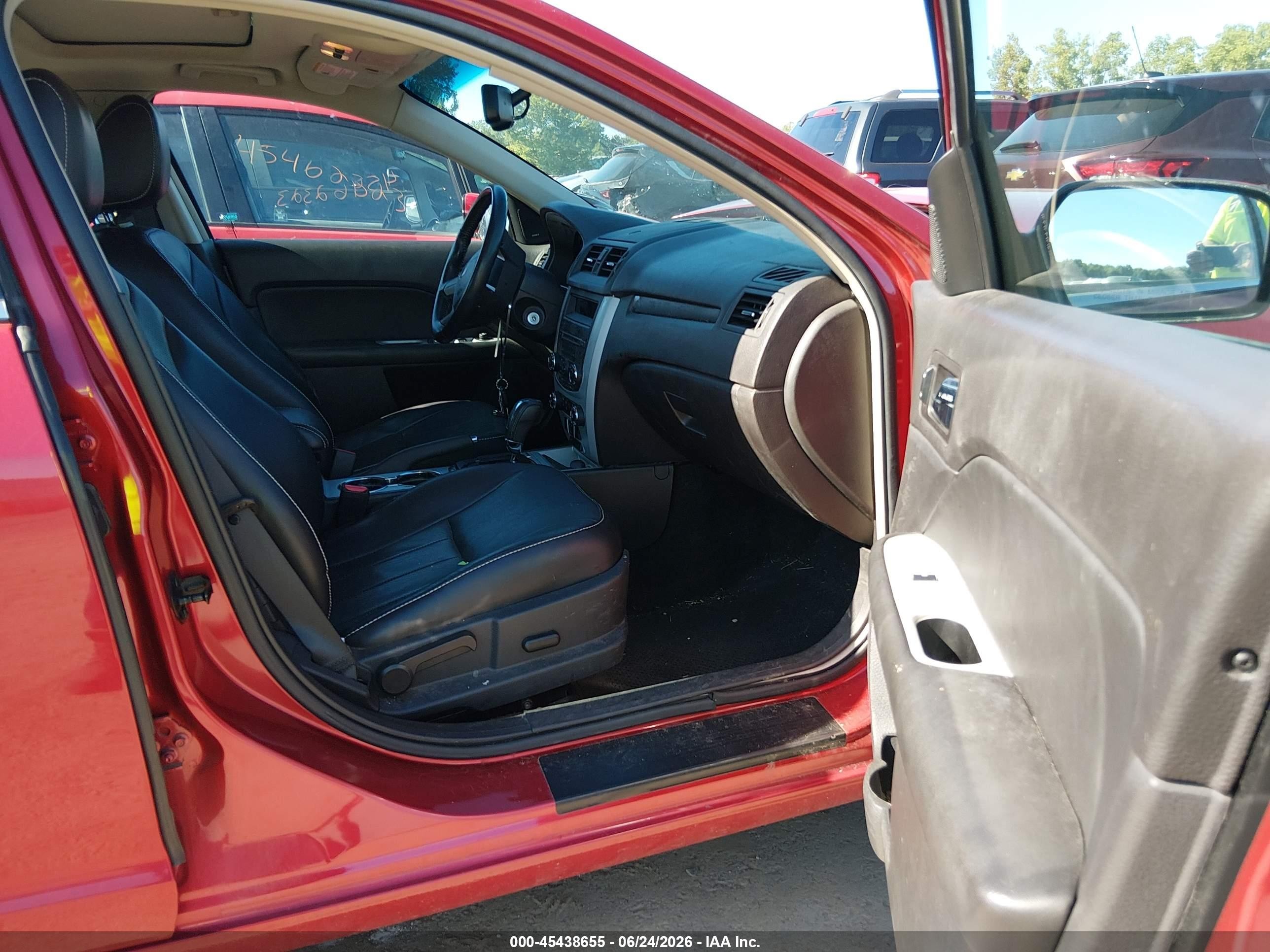 2010 Mercury Milan Premier Red vin: 3MEHM0CG8AR664532