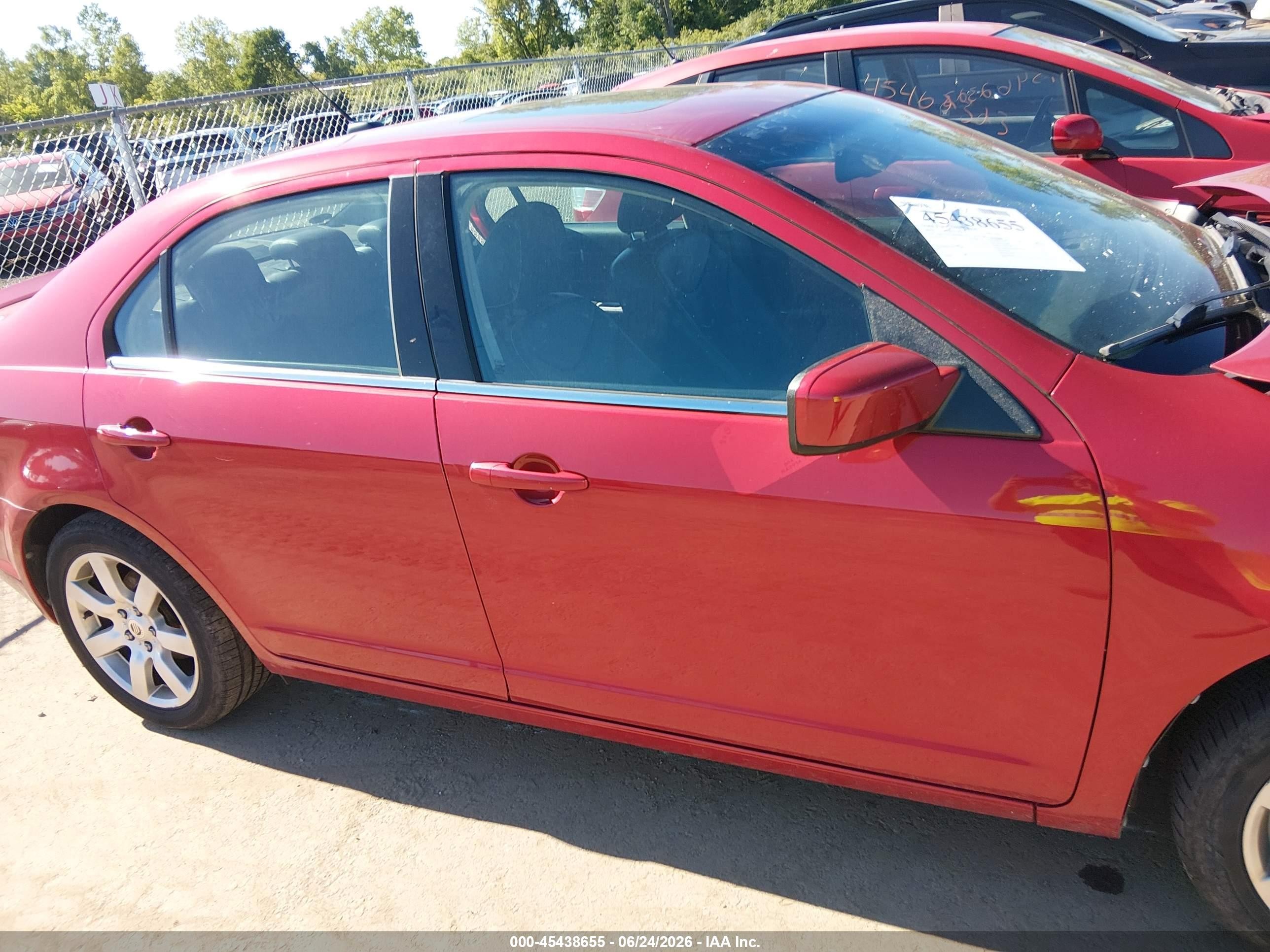 2010 Mercury Milan Premier Red vin: 3MEHM0CG8AR664532