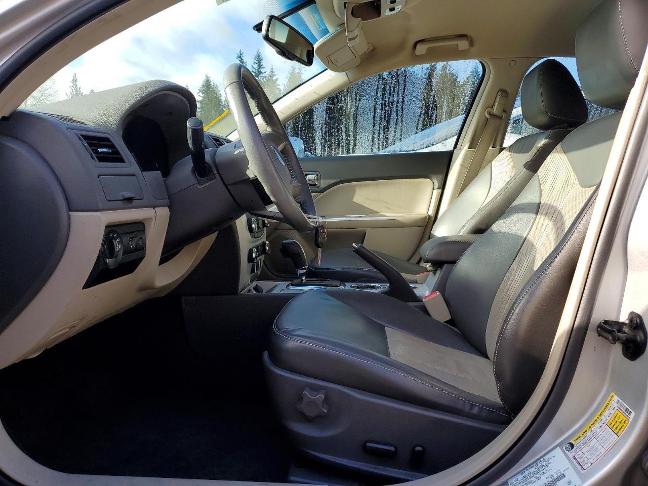 2010 Mercury Milan Premier Silver vin: 3MEHM0CG9AR629935
