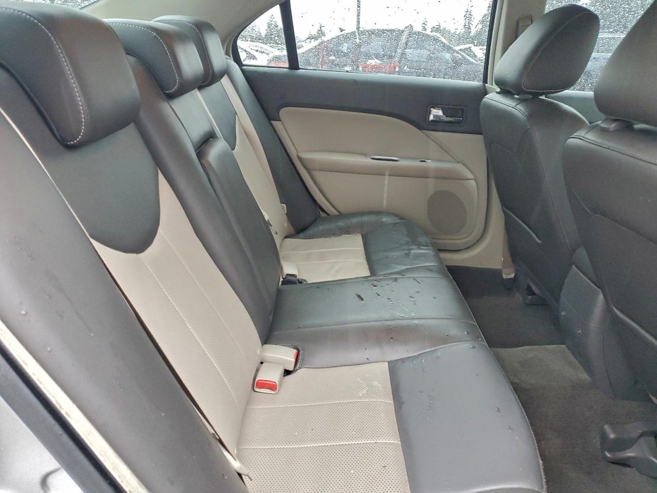 2010 Mercury Milan Premier Silver vin: 3MEHM0CG9AR629935