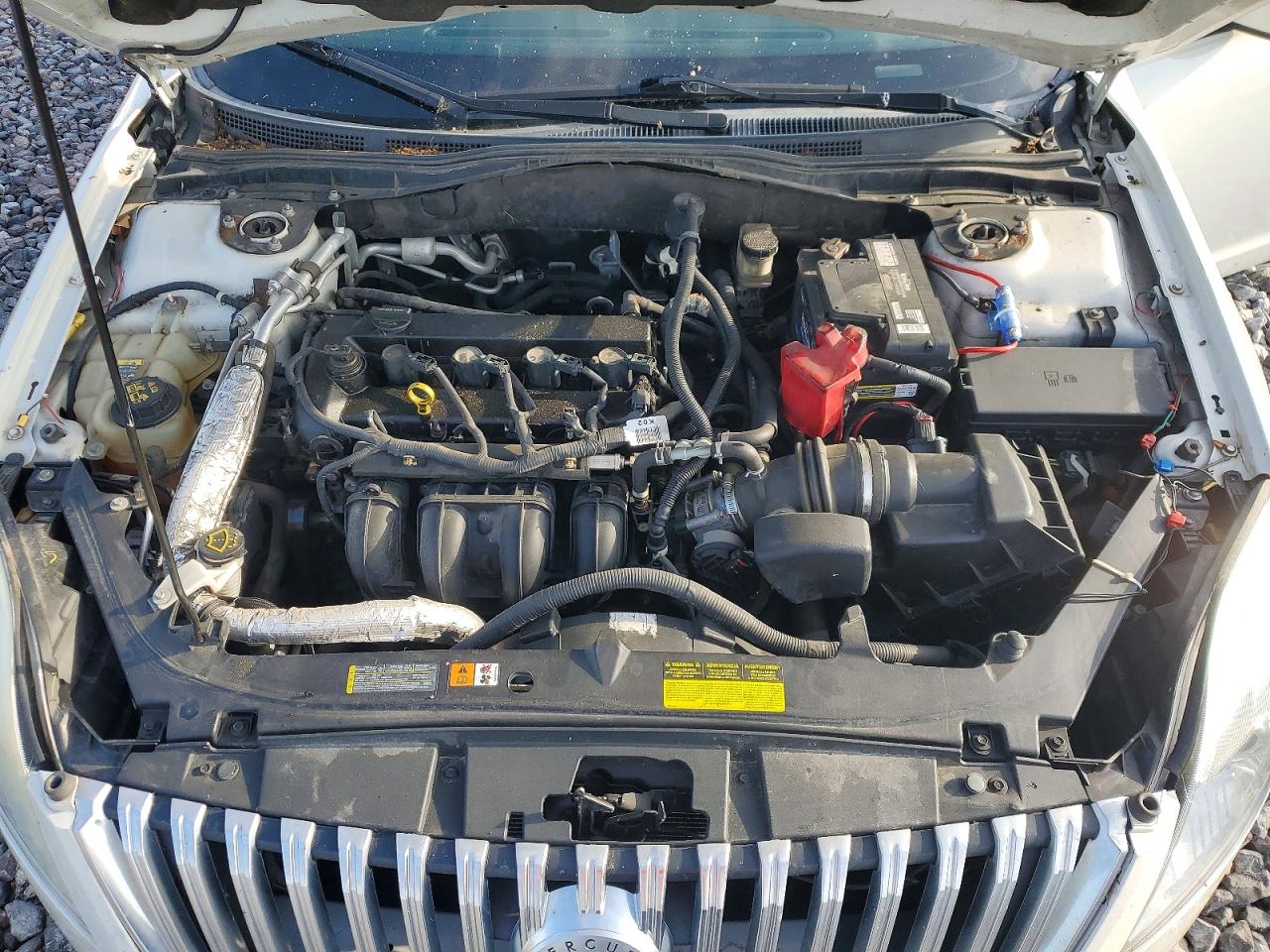 2010 Mercury Milan White vin: 3MEHM0HA0AR617290
