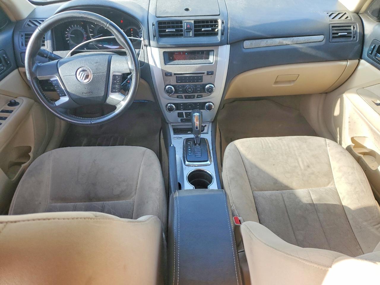 2010 Mercury Milan White vin: 3MEHM0HA0AR617290