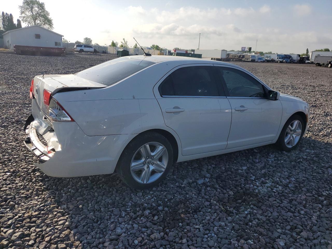 2010 Mercury Milan White vin: 3MEHM0HA0AR617290