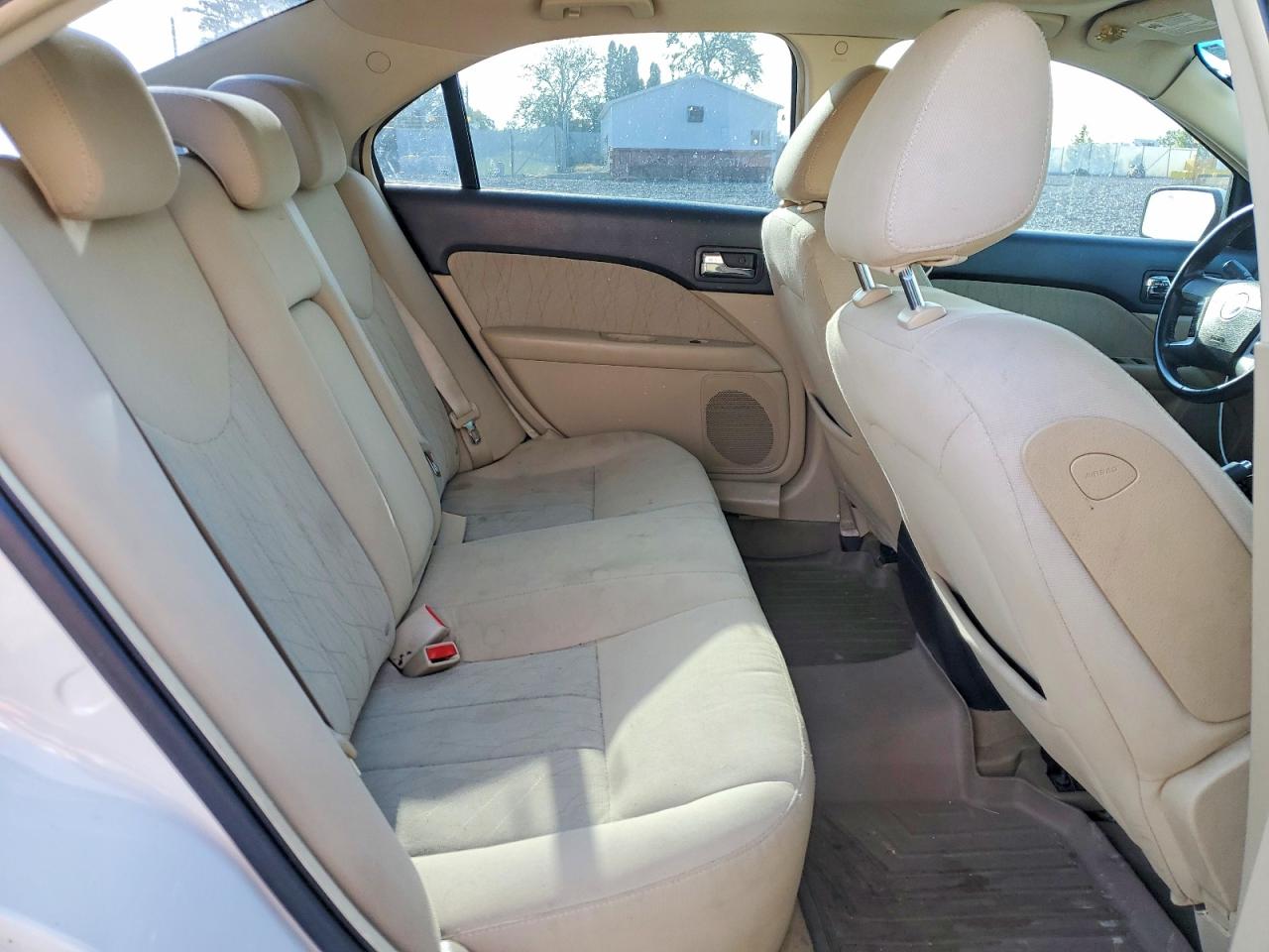 2010 Mercury Milan White vin: 3MEHM0HA0AR617290