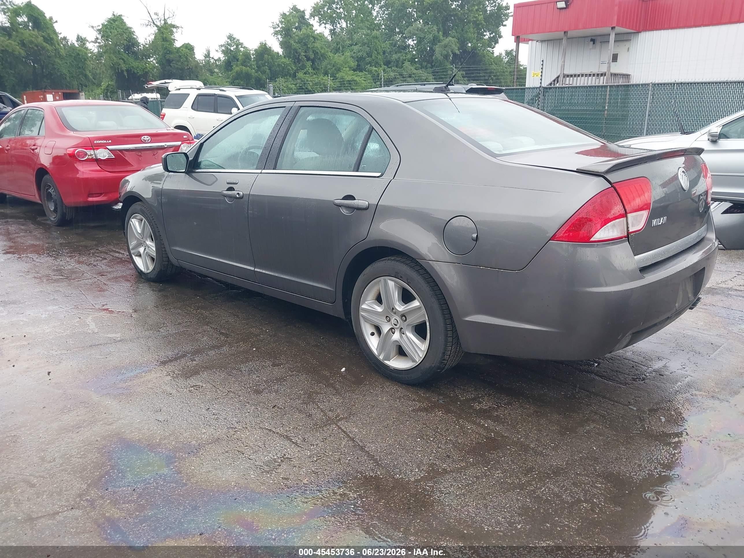 2010 Mercury Milan Gray vin: 3MEHM0HA0AR623963