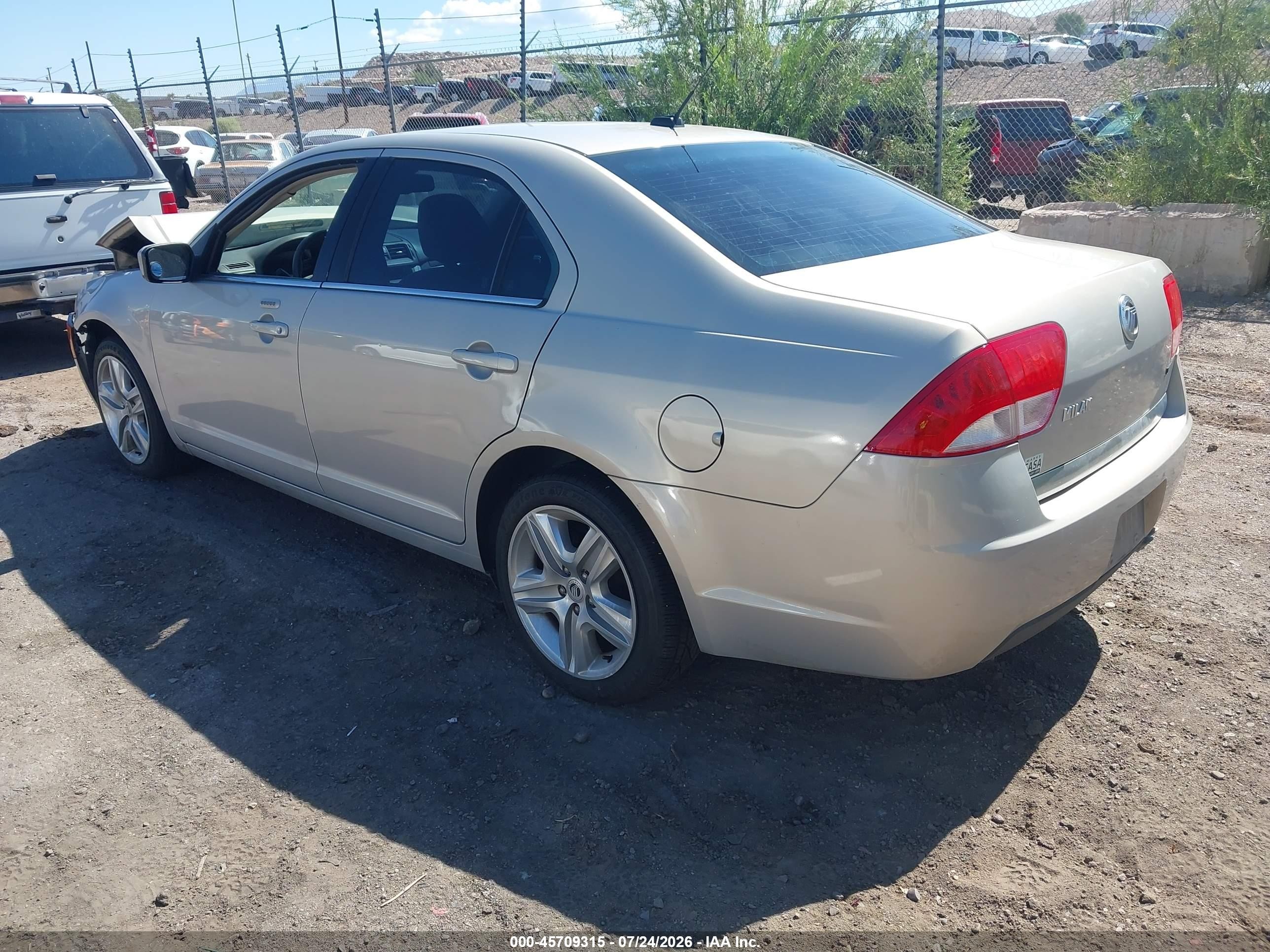 2010 Mercury Milan   Beige vin: 3MEHM0HA0AR642156