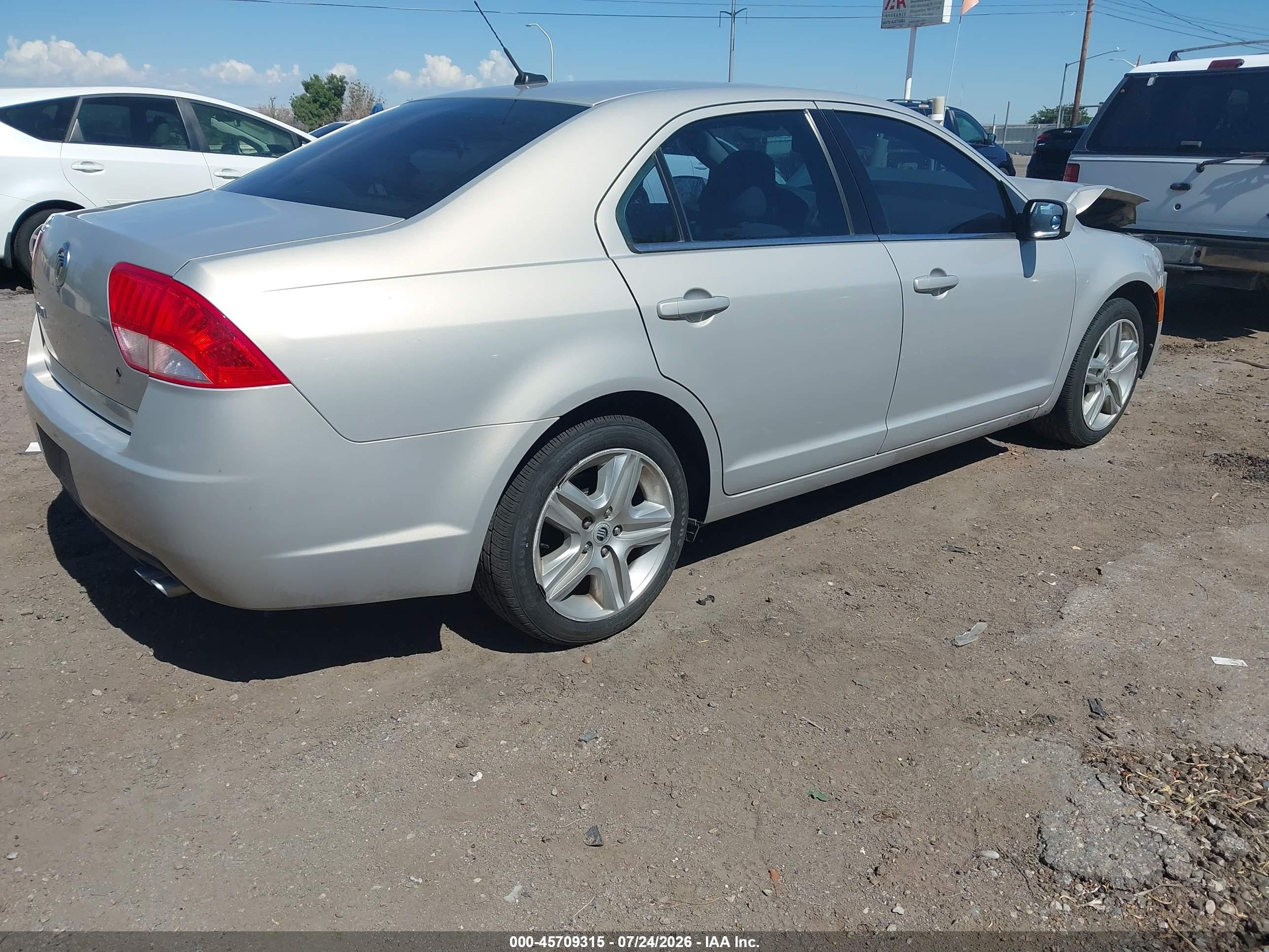 2010 Mercury Milan   Beige vin: 3MEHM0HA0AR642156