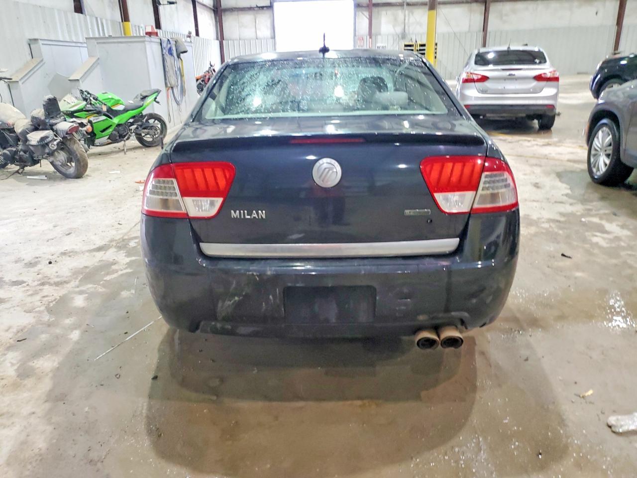 2010 Mercury Milan Charcoal vin: 3MEHM0HA1AR601437