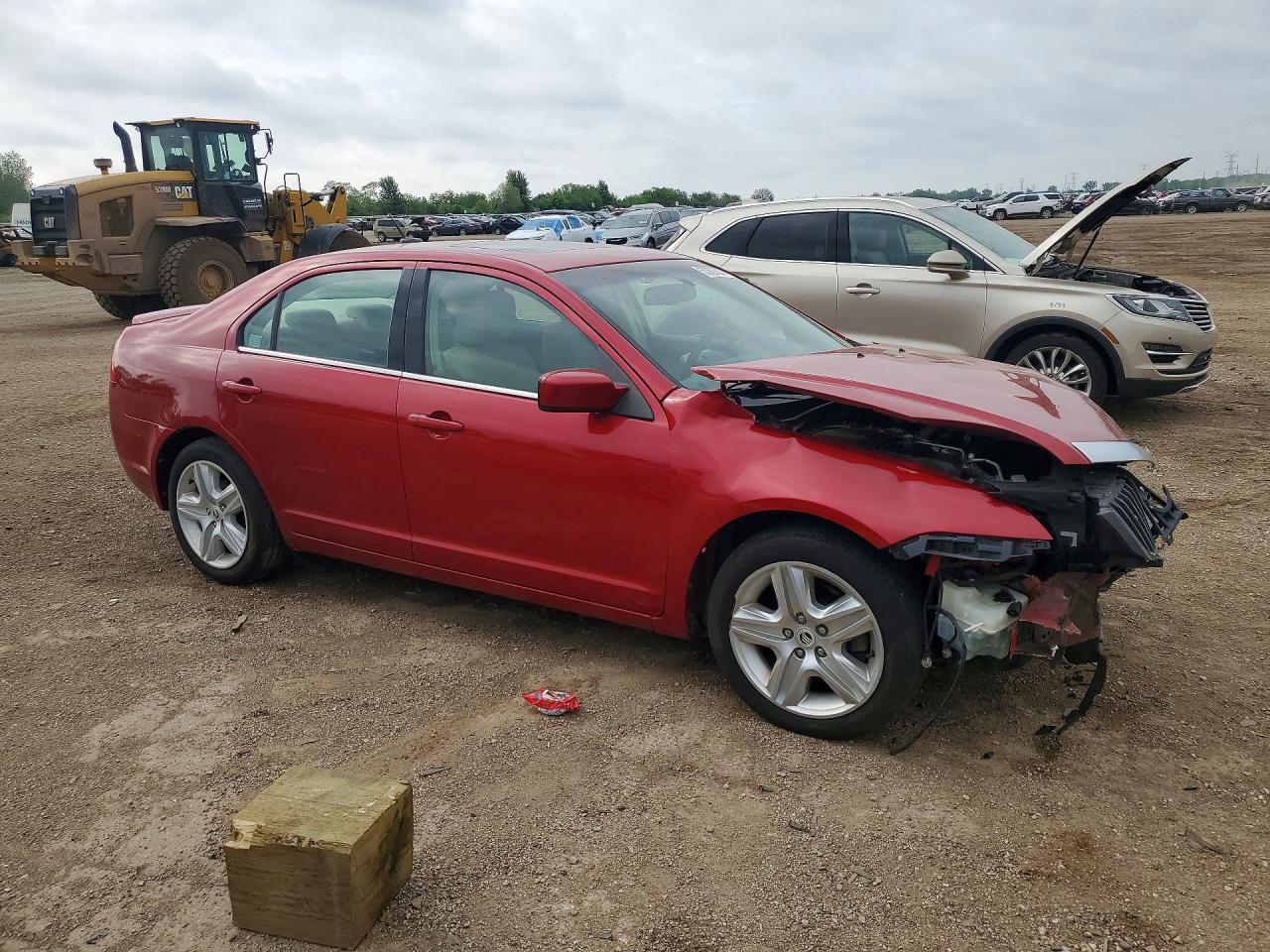2010 Mercury Milan Red vin: 3MEHM0HA1AR656440