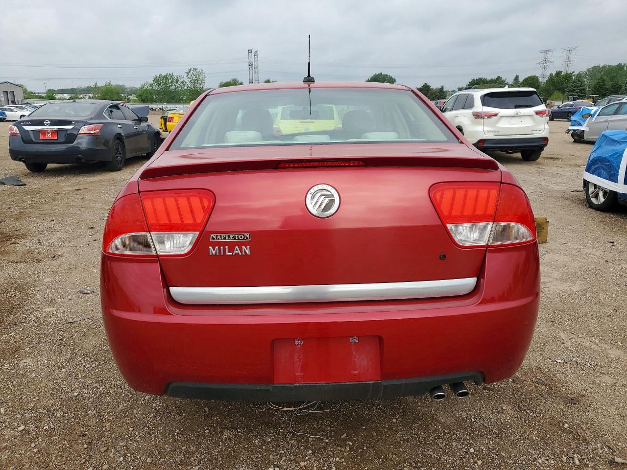 2010 Mercury Milan Red vin: 3MEHM0HA1AR656440