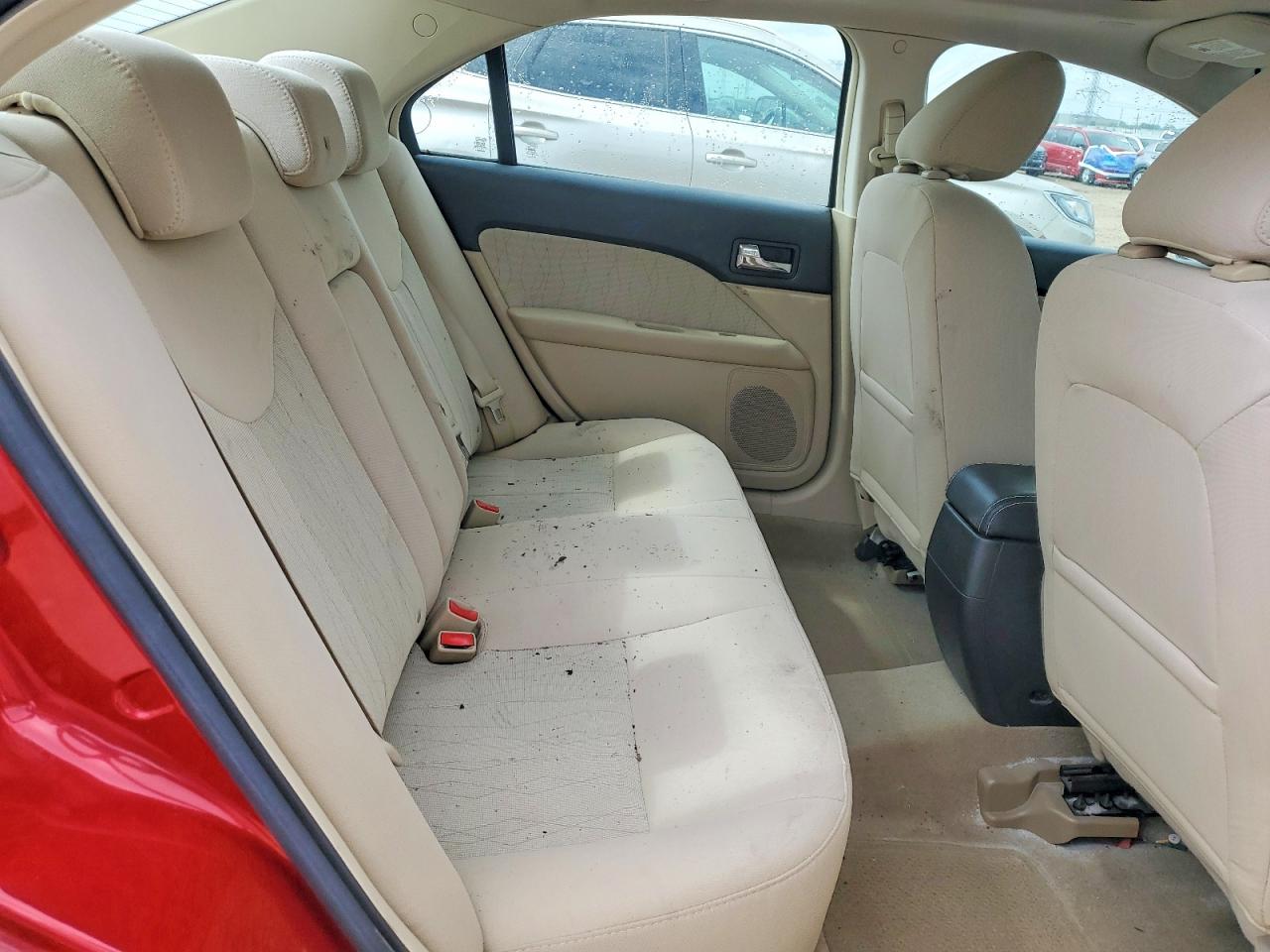 2010 Mercury Milan Red vin: 3MEHM0HA1AR656440