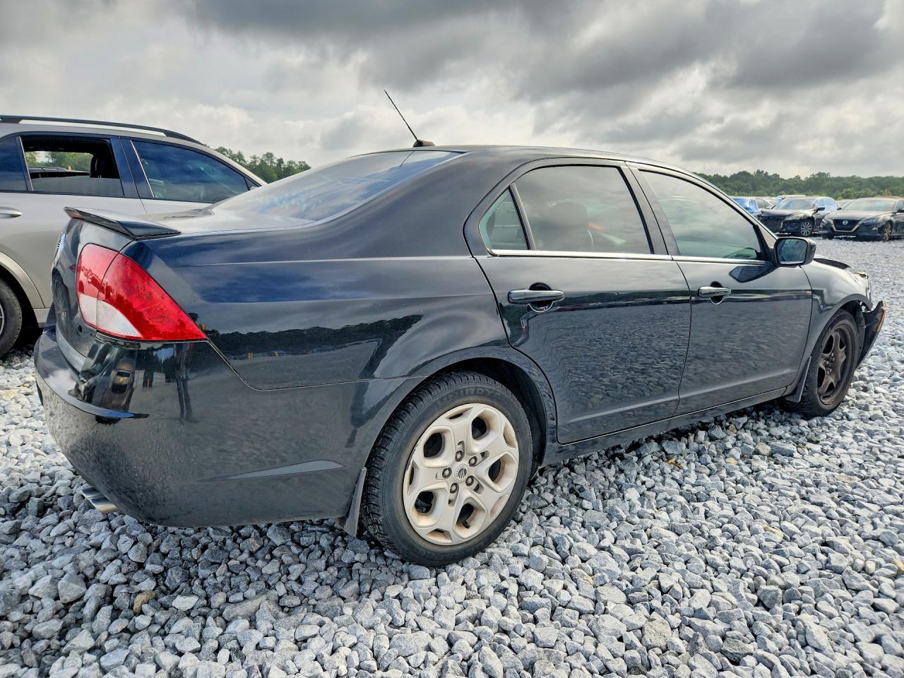 2010 Mercury Milan Black vin: 3MEHM0HA2AR625004