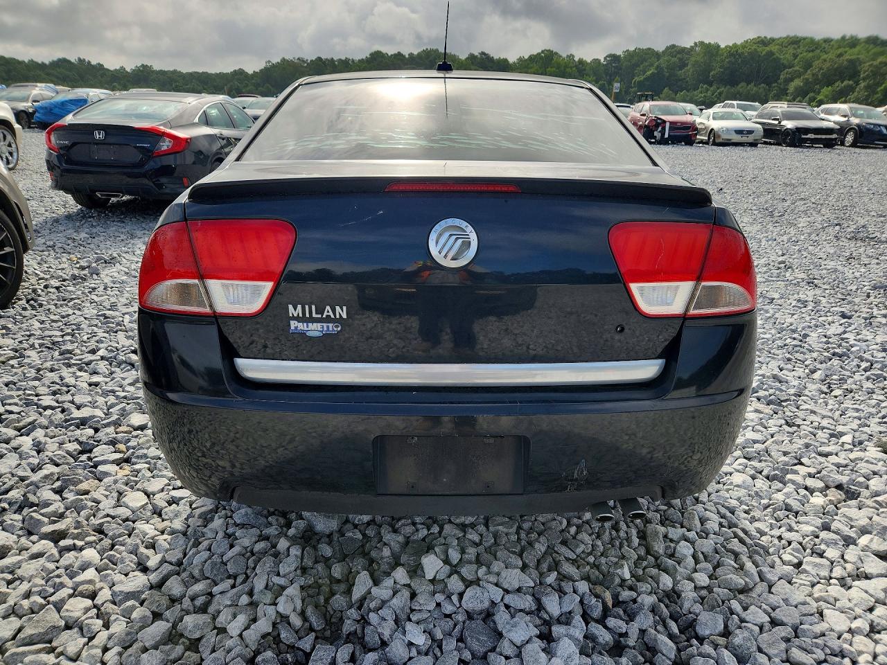 2010 Mercury Milan Black vin: 3MEHM0HA2AR625004