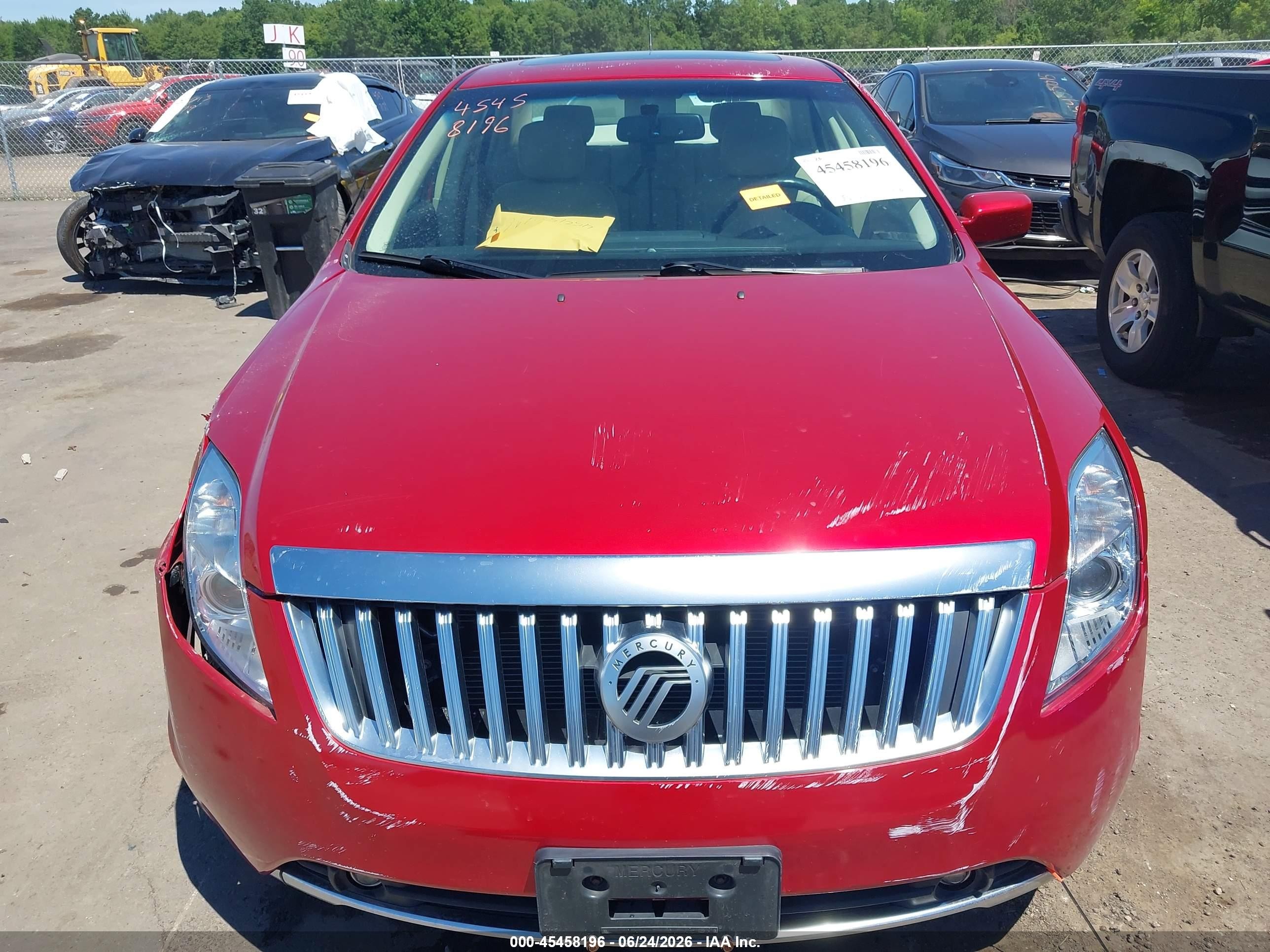 2011 Mercury Milan   Красный vin: 3MEHM0HA2BR602100