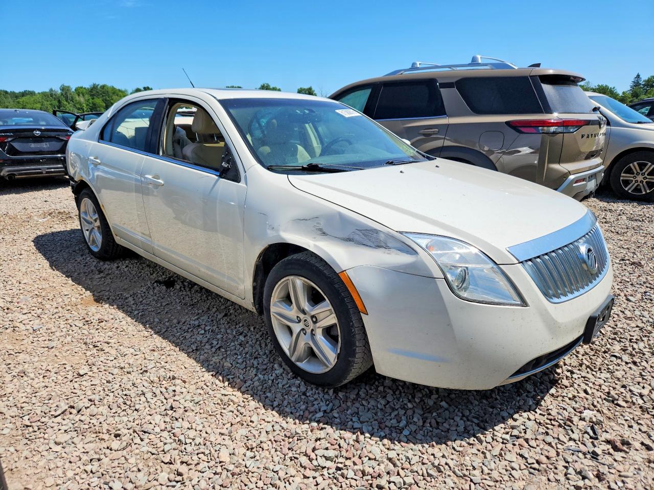 2010 Mercury Milan White vin: 3MEHM0HA4AR665732
