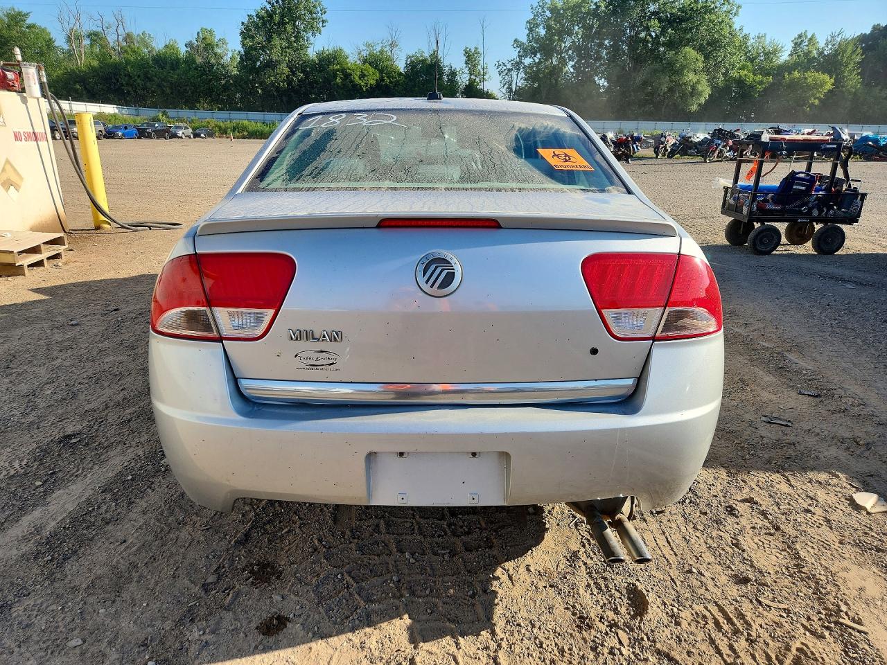 2010 Mercury Milan Silver vin: 3MEHM0HA7AR601832