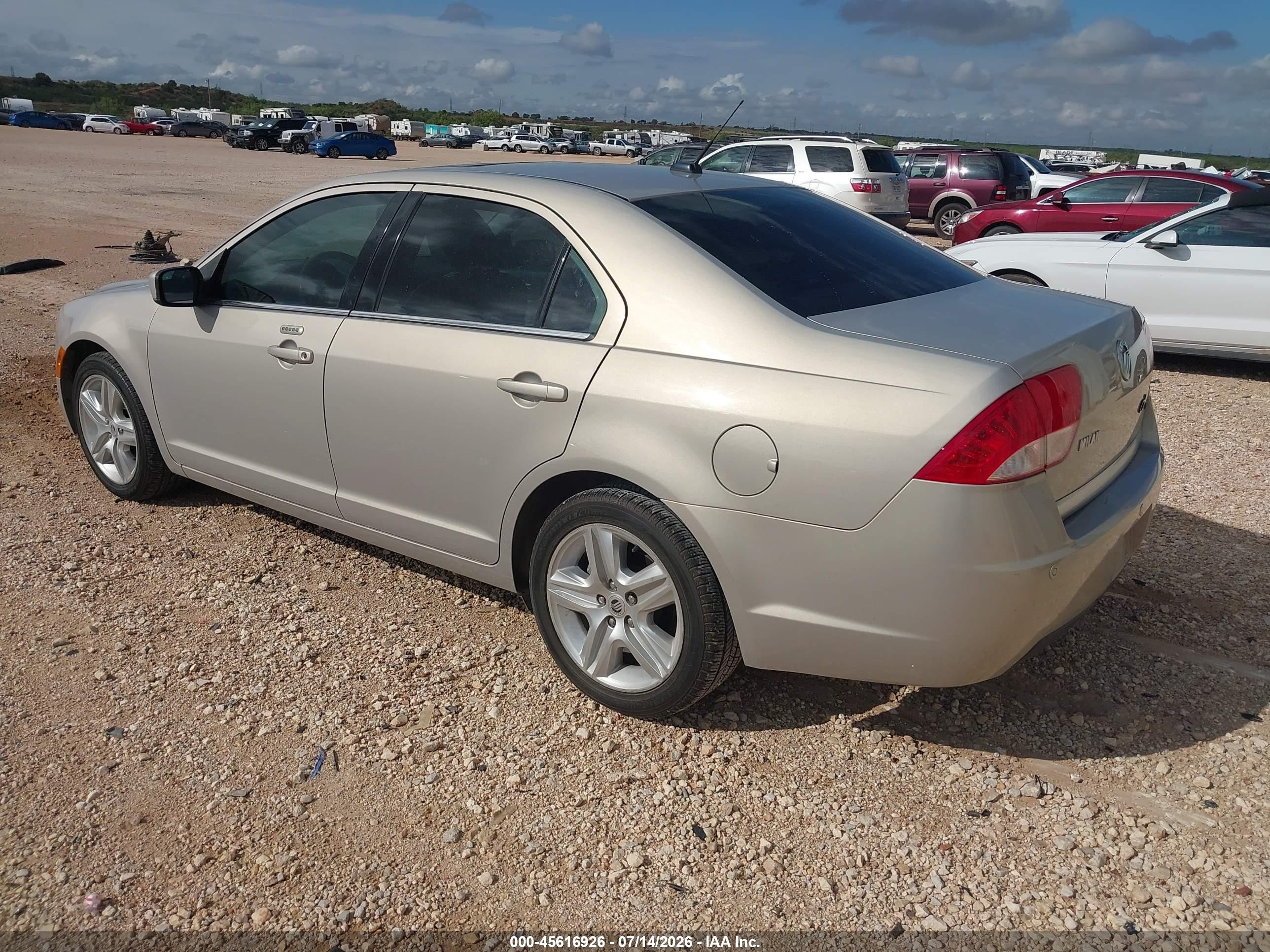 2010 Mercury Milan   Silver vin: 3MEHM0HA7AR626035