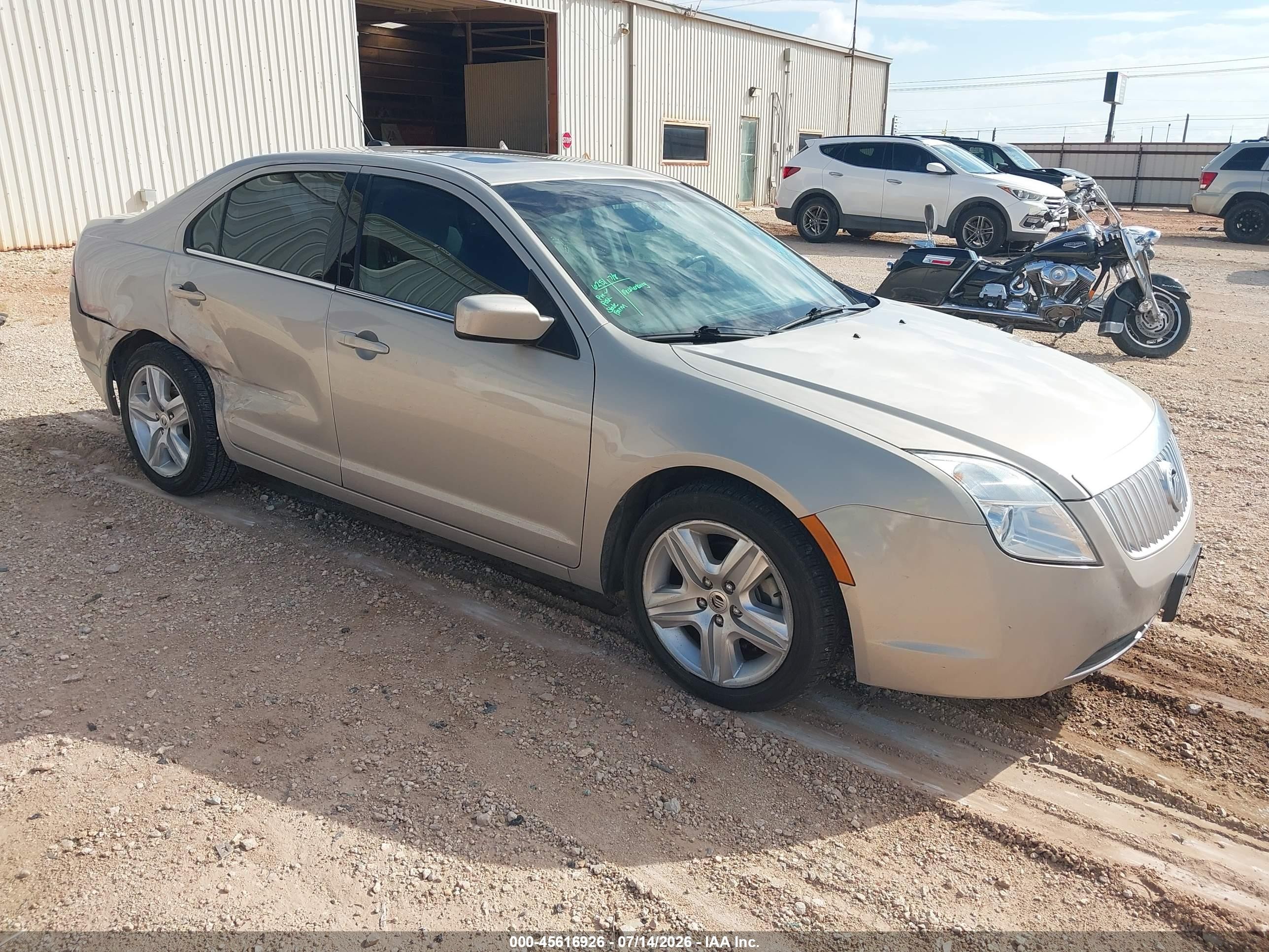 2010 Mercury Milan   Silver vin: 3MEHM0HA7AR626035