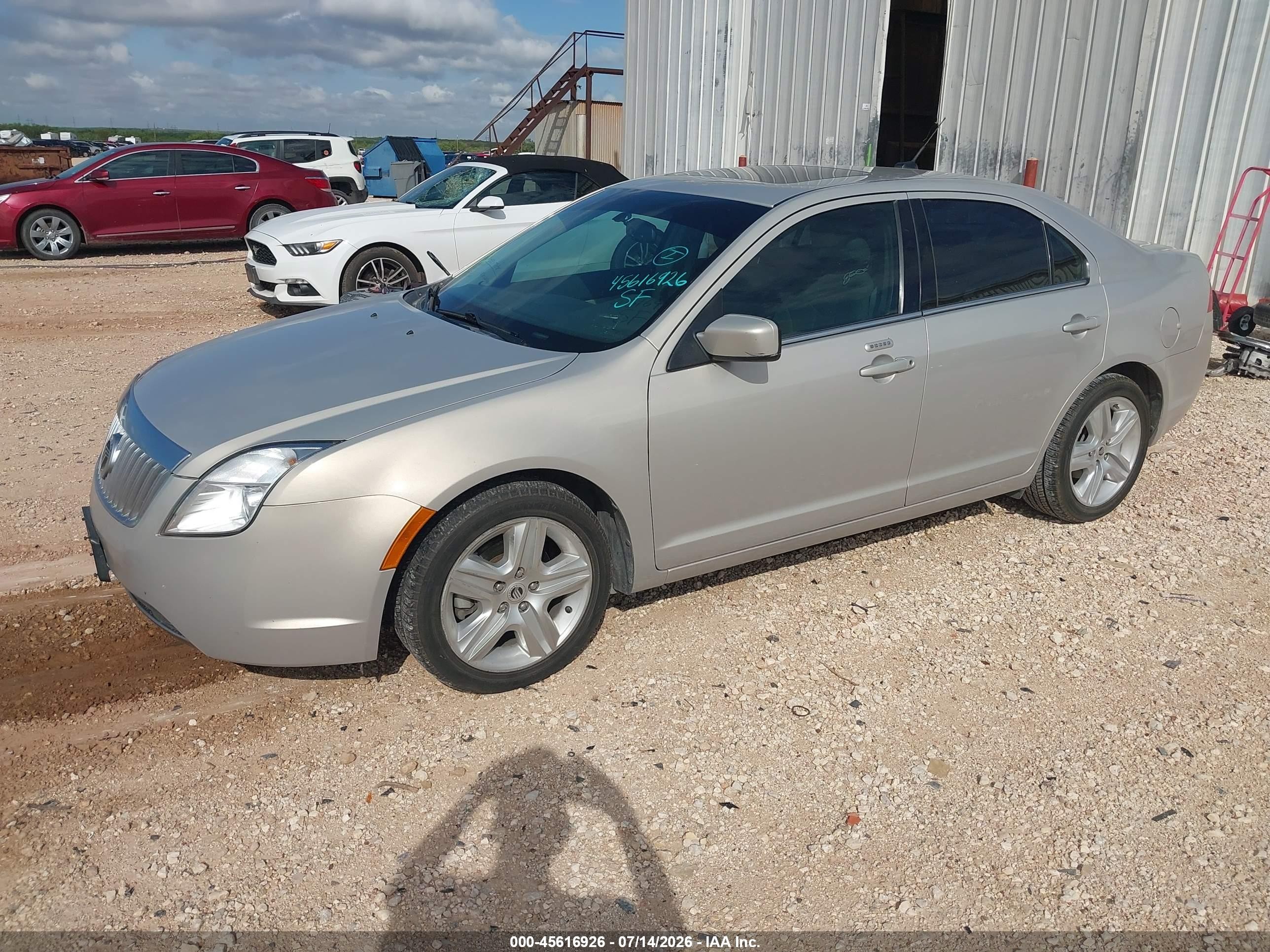 2010 Mercury Milan   Silver vin: 3MEHM0HA7AR626035