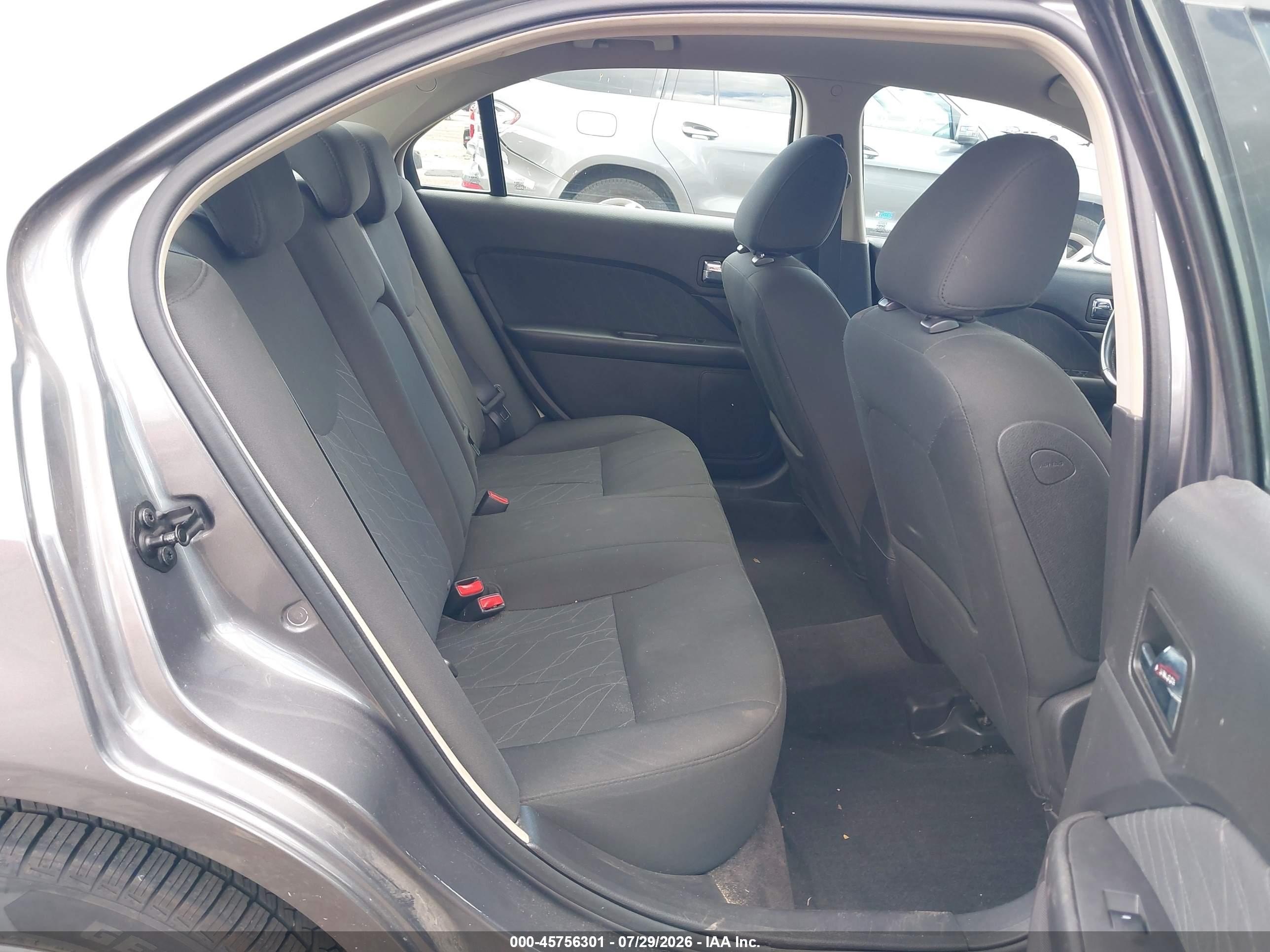 2010 Mercury Milan Gray vin: 3MEHM0HA8AR641501