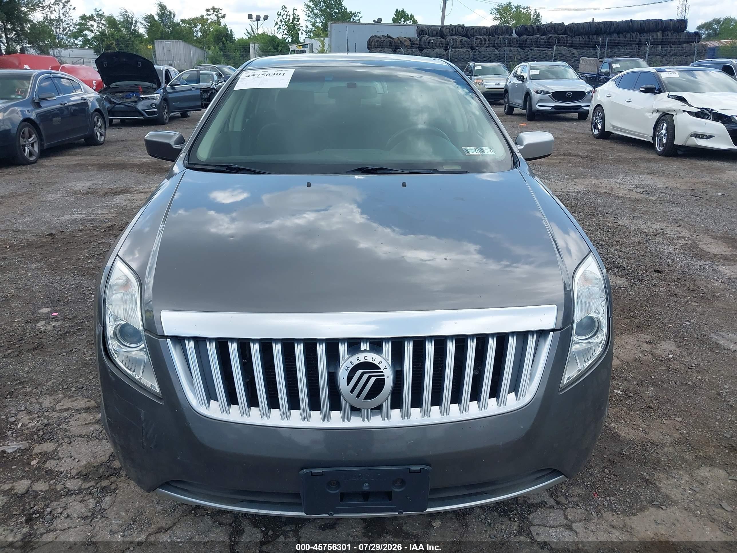 2010 Mercury Milan Gray vin: 3MEHM0HA8AR641501