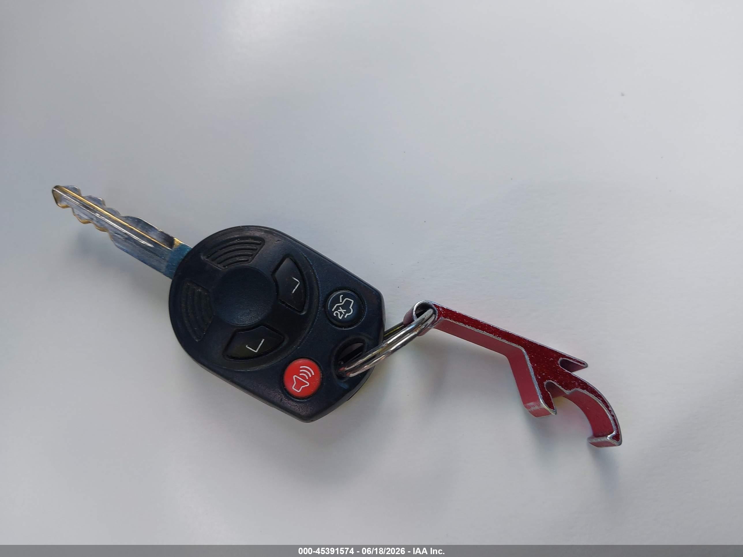 2010 Mercury Milan   Red vin: 3MEHM0HA8AR642616