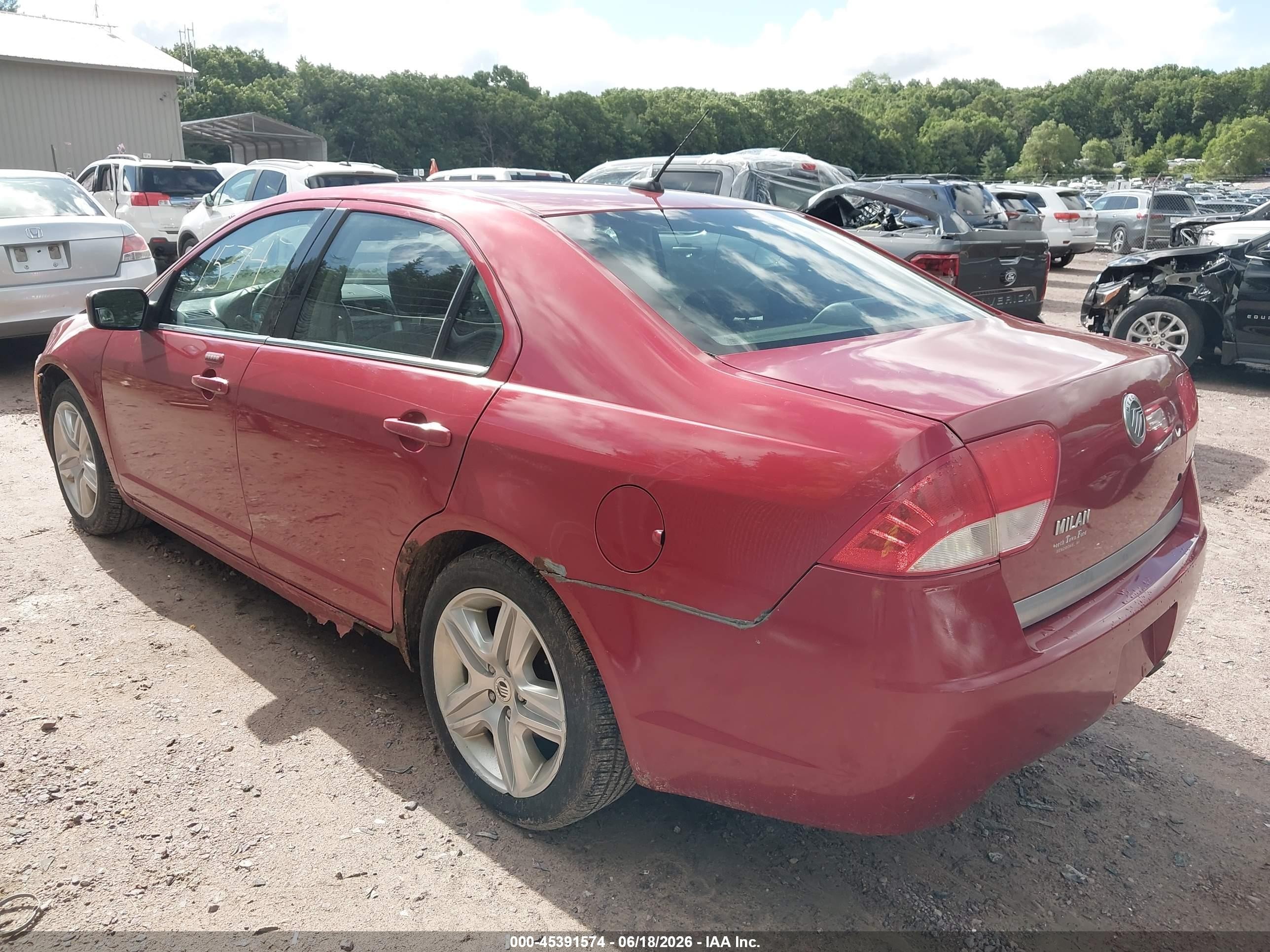 2010 Mercury Milan   Red vin: 3MEHM0HA8AR642616