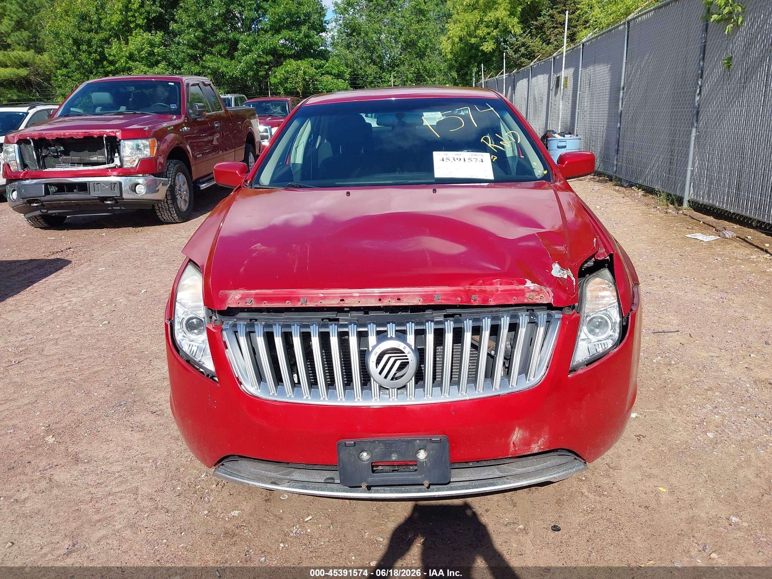 2010 Mercury Milan   Red vin: 3MEHM0HA8AR642616