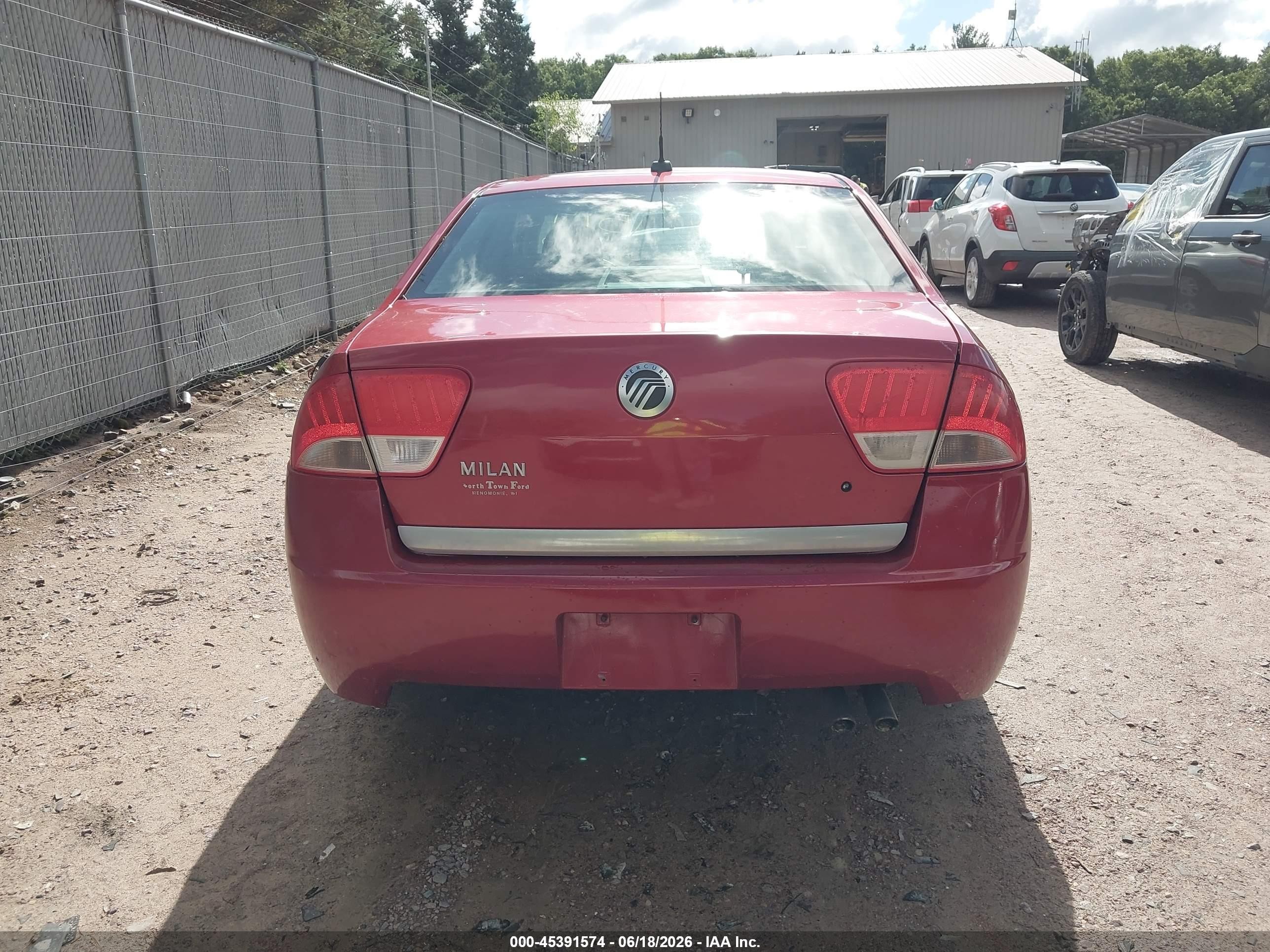 2010 Mercury Milan   Red vin: 3MEHM0HA8AR642616