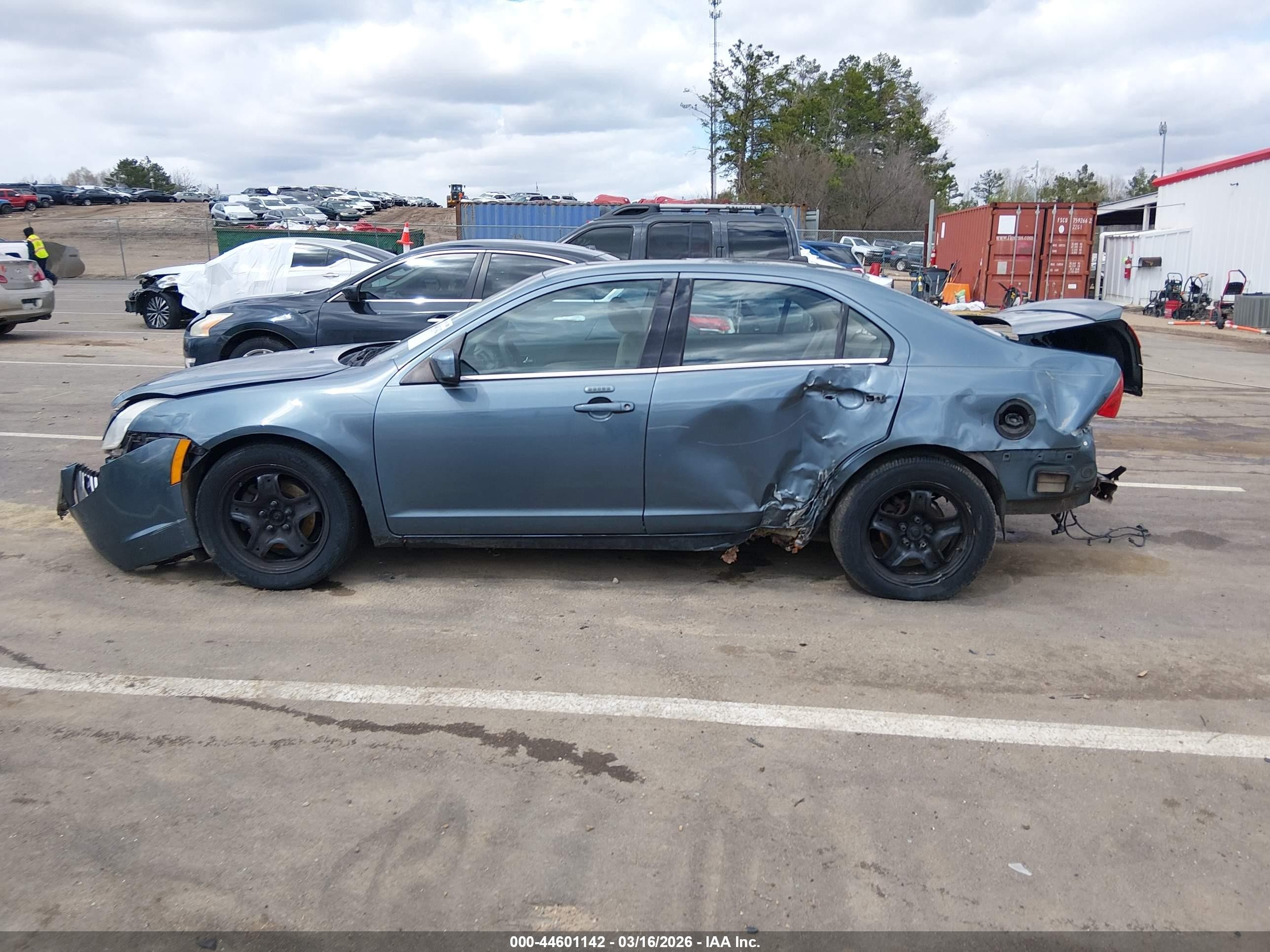 2011 Mercury Milan Синий vin: 3MEHM0HA8BR601310