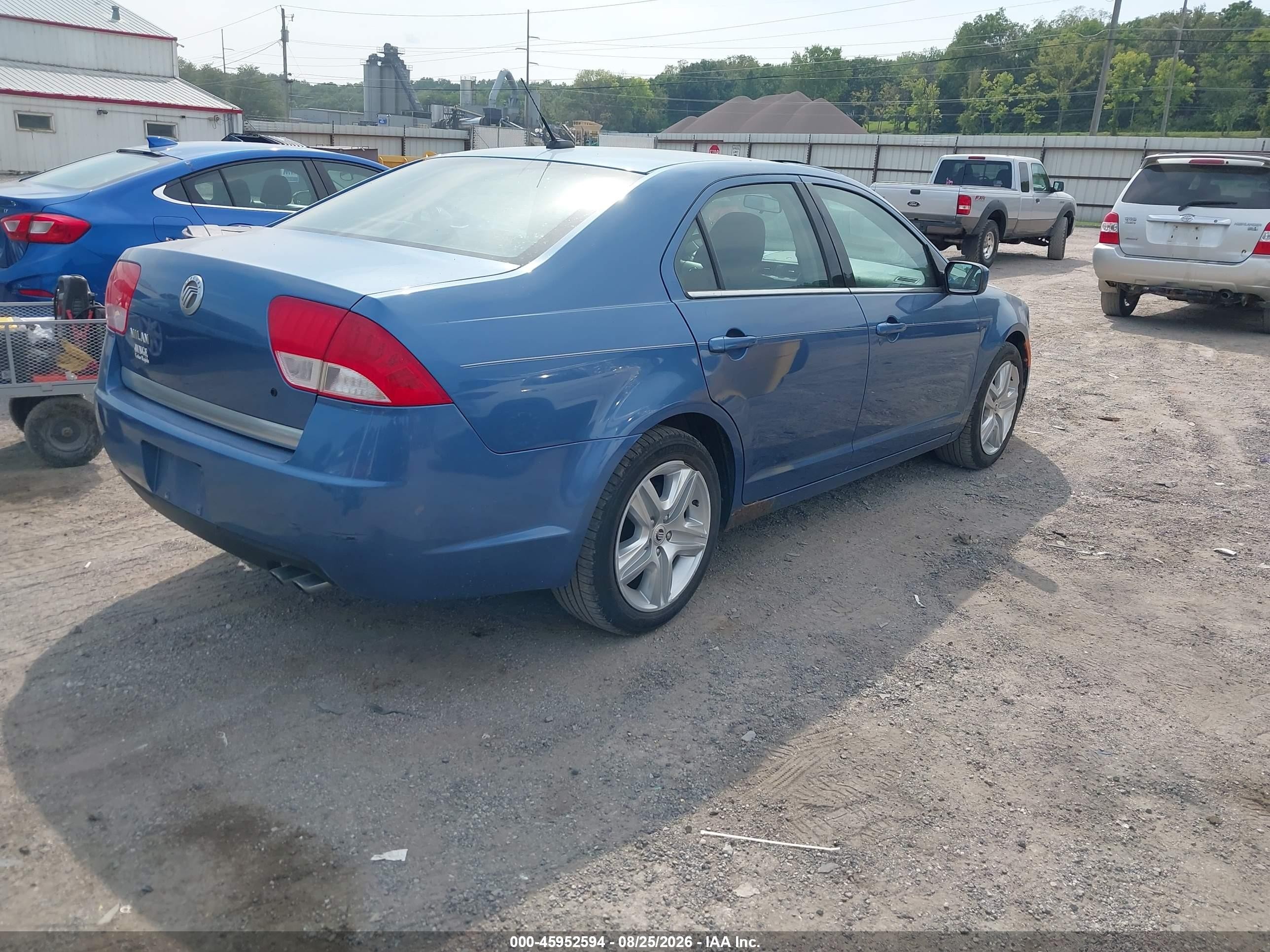 2010 Mercury Milan   Blue vin: 3MEHM0HA9AR637294