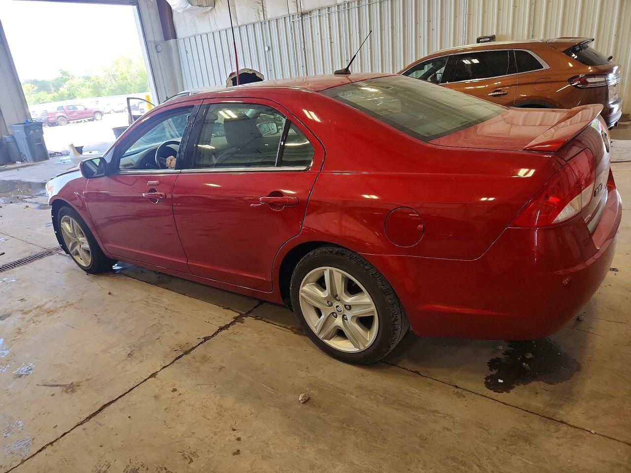 2010 Mercury Milan Red vin: 3MEHM0HA9AR642074