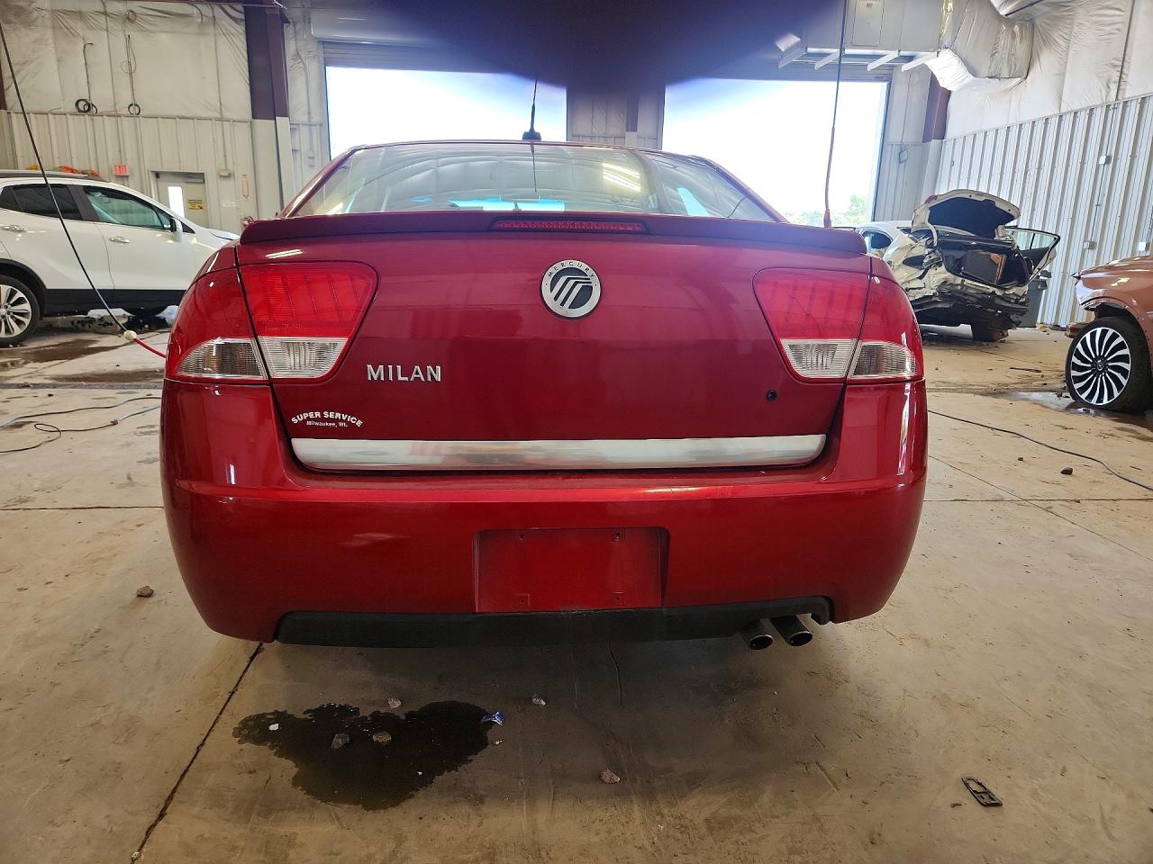 2010 Mercury Milan Red vin: 3MEHM0HA9AR642074