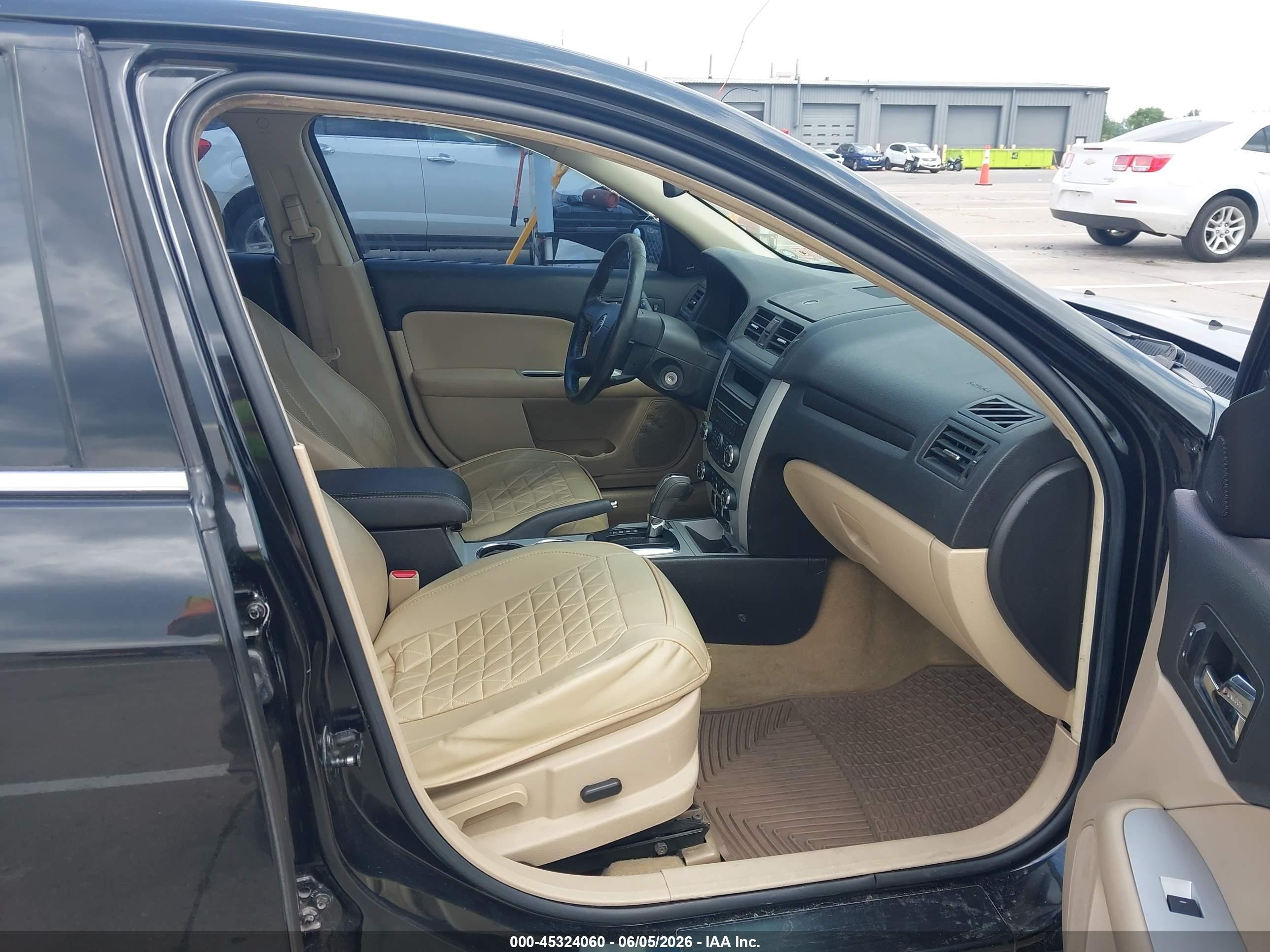 2010 Mercury Milan Premier Черный vin: 3MEHM0JA1AR615980