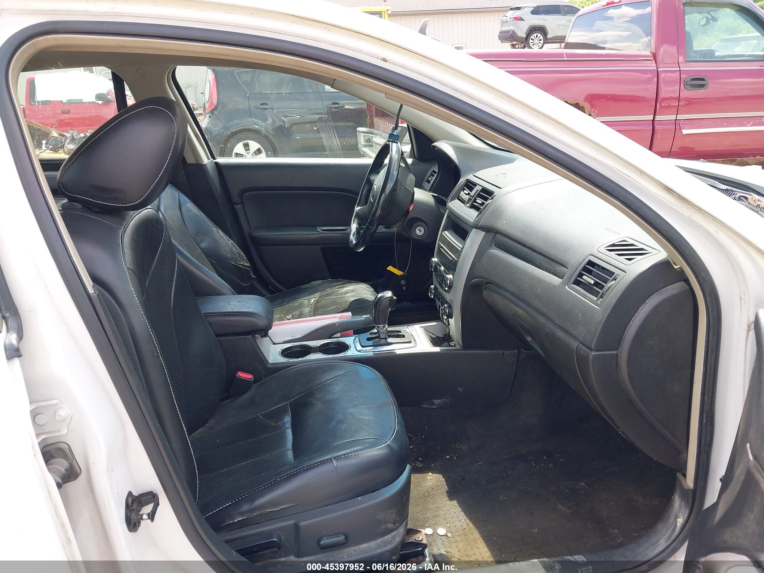 2010 Mercury Milan Premier Белый vin: 3MEHM0JA1AR654875