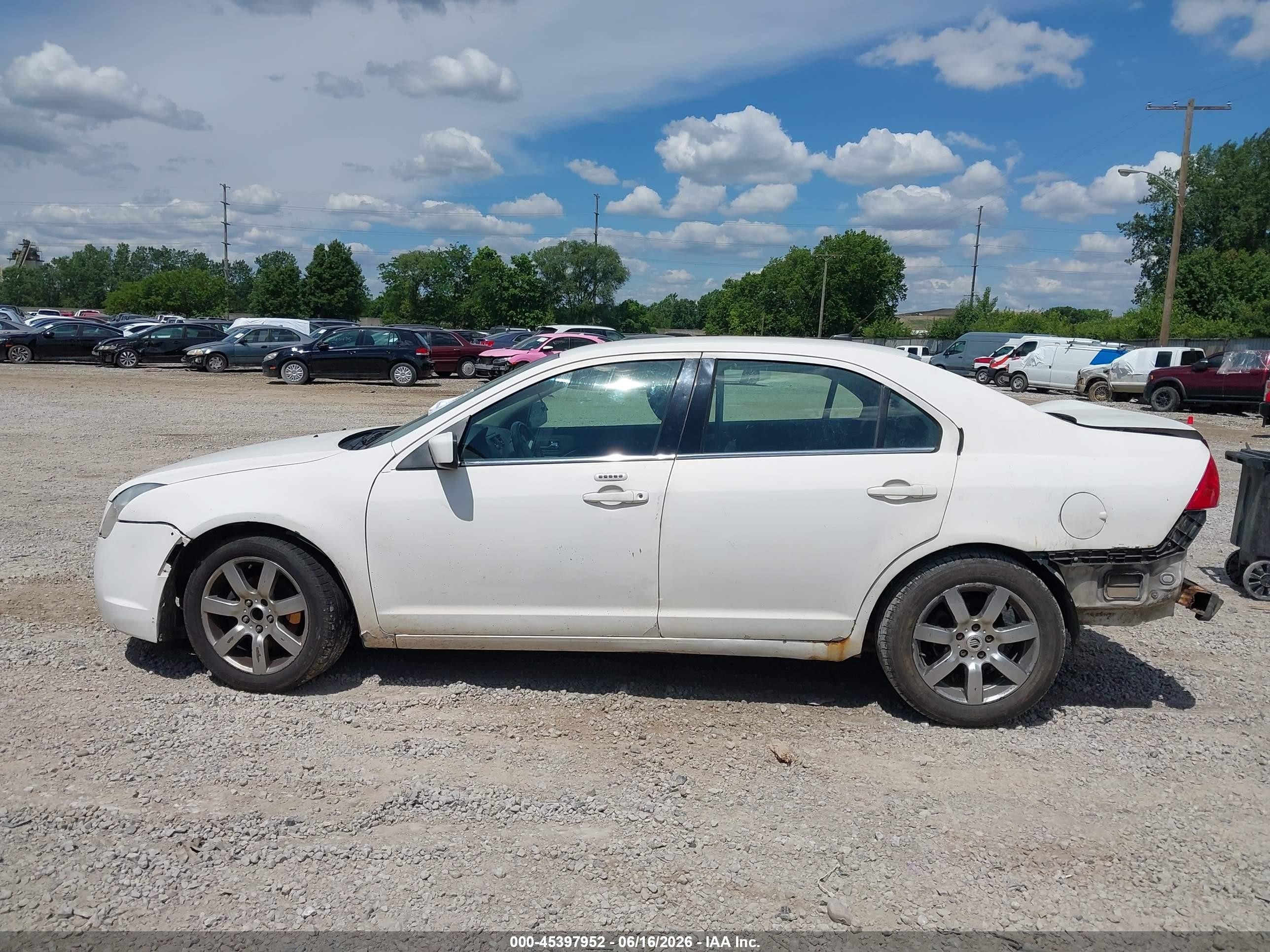 2010 Mercury Milan Premier Белый vin: 3MEHM0JA1AR654875