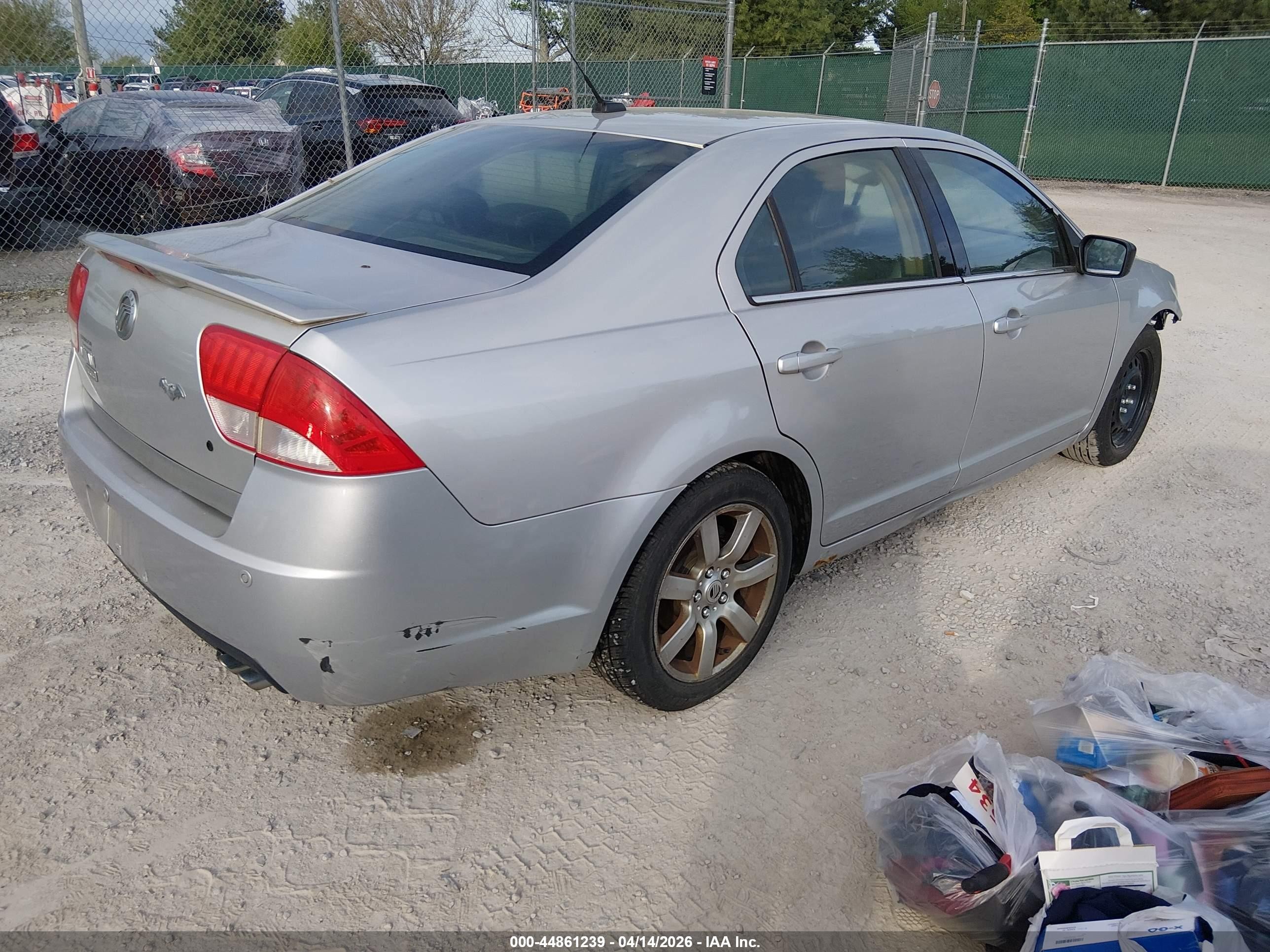 2010 Mercury Milan Premier Silver vin: 3MEHM0JA3AR628407