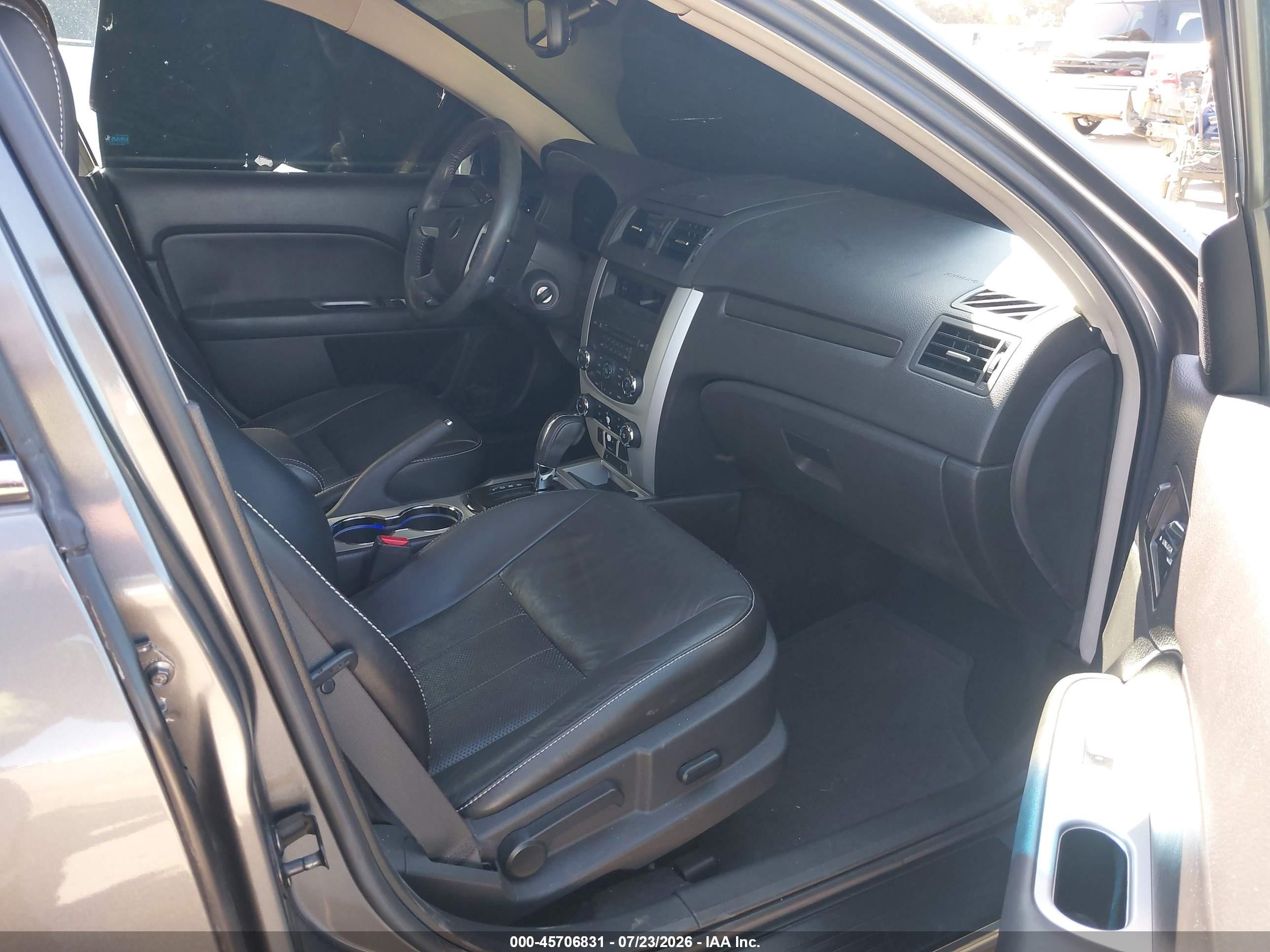 2010 Mercury Milan Premier Gray vin: 3MEHM0JA7AR613182