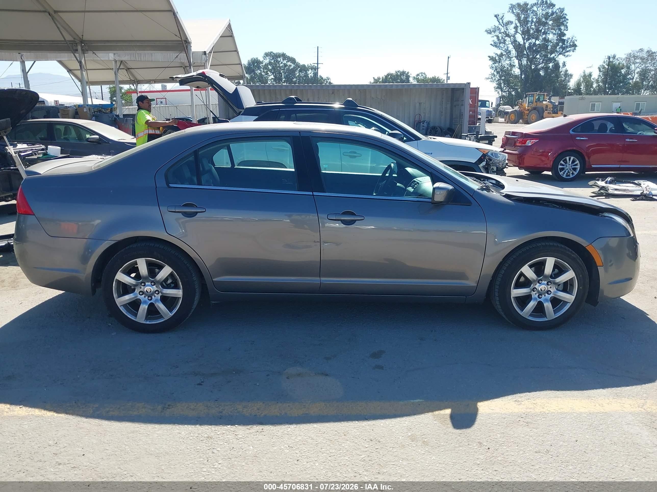 2010 Mercury Milan Premier Gray vin: 3MEHM0JA7AR613182