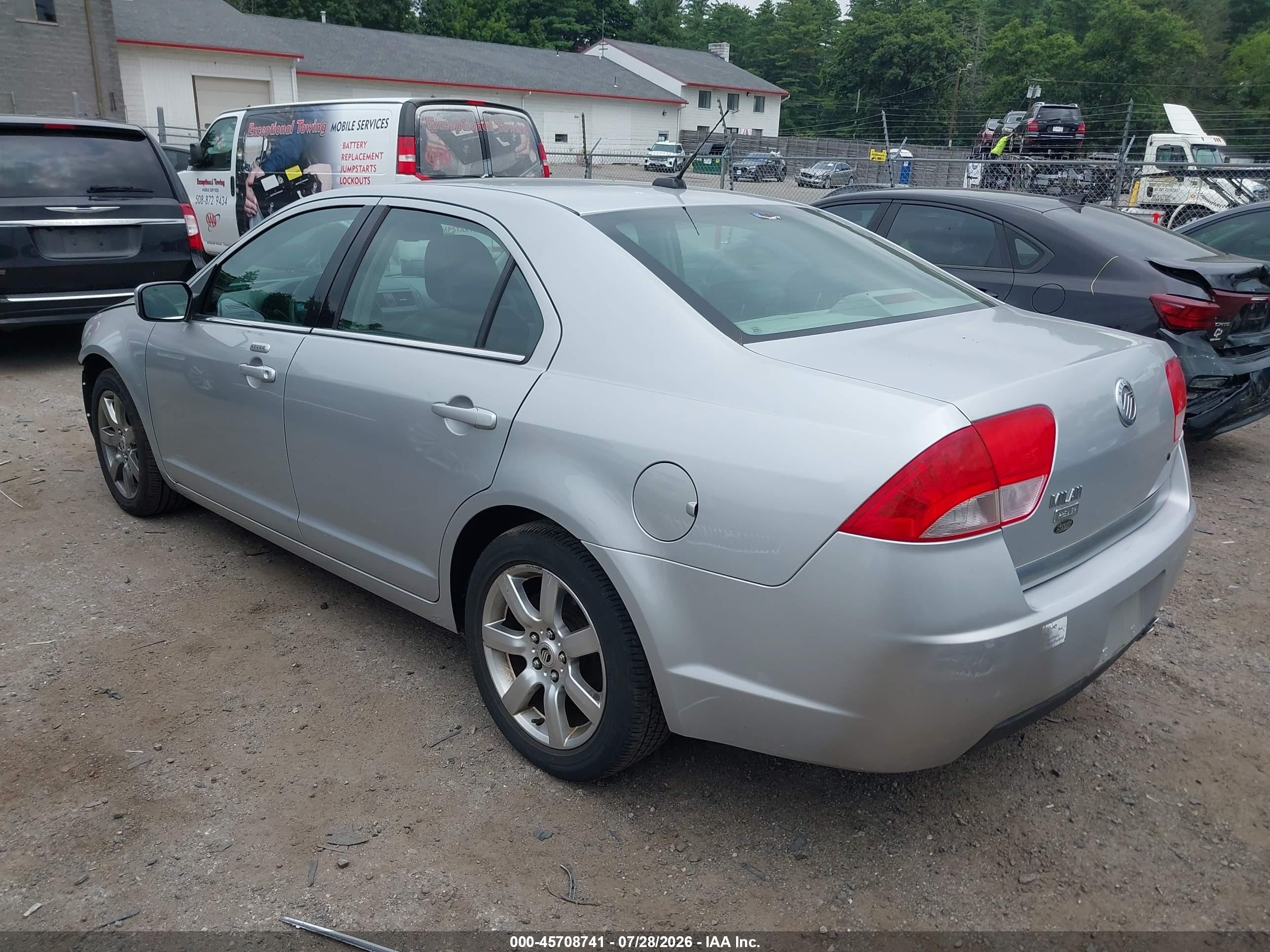 2010 Mercury Milan Premier Silver vin: 3MEHM0JA8AR627592