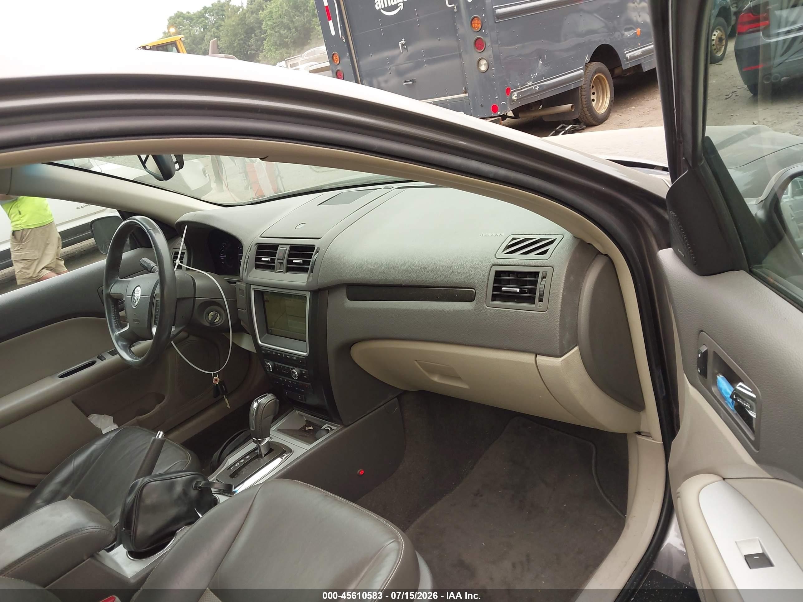 2010 Mercury Milan Premier Gray vin: 3MEHM0JA9AR600093