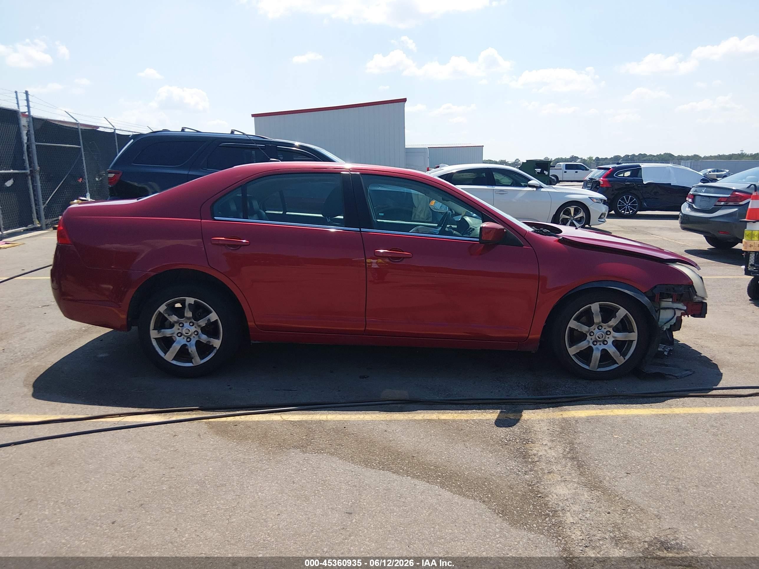 2010 Mercury Milan Premier Burgundy vin: 3MEHM0JA9AR600689